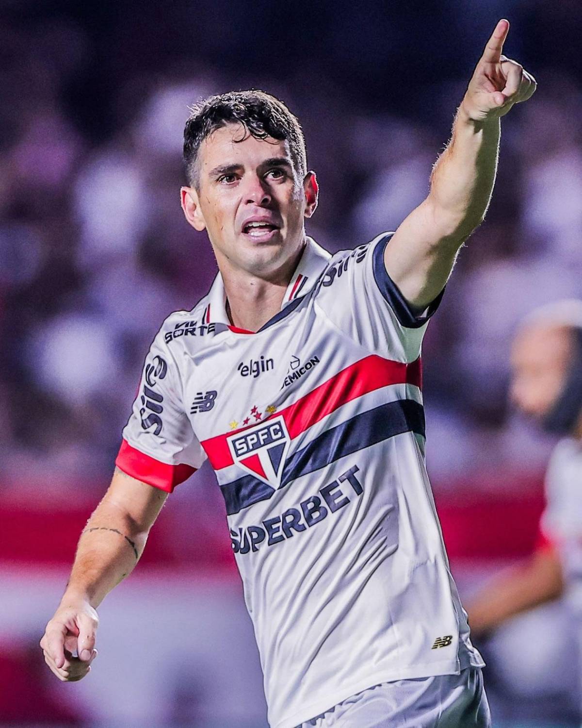 Conmoción en Brasil: Oscar se desmayó en pleno entreno y se teme lo peor