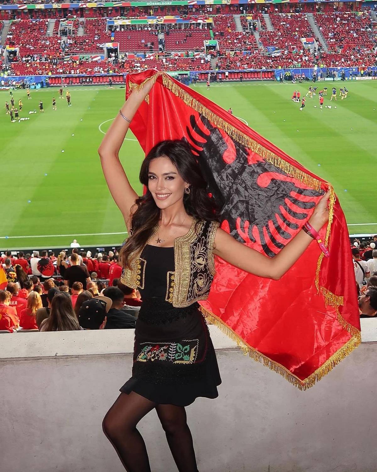 Presentadora de la Champions hace grave denuncia: esto sufre por su físico