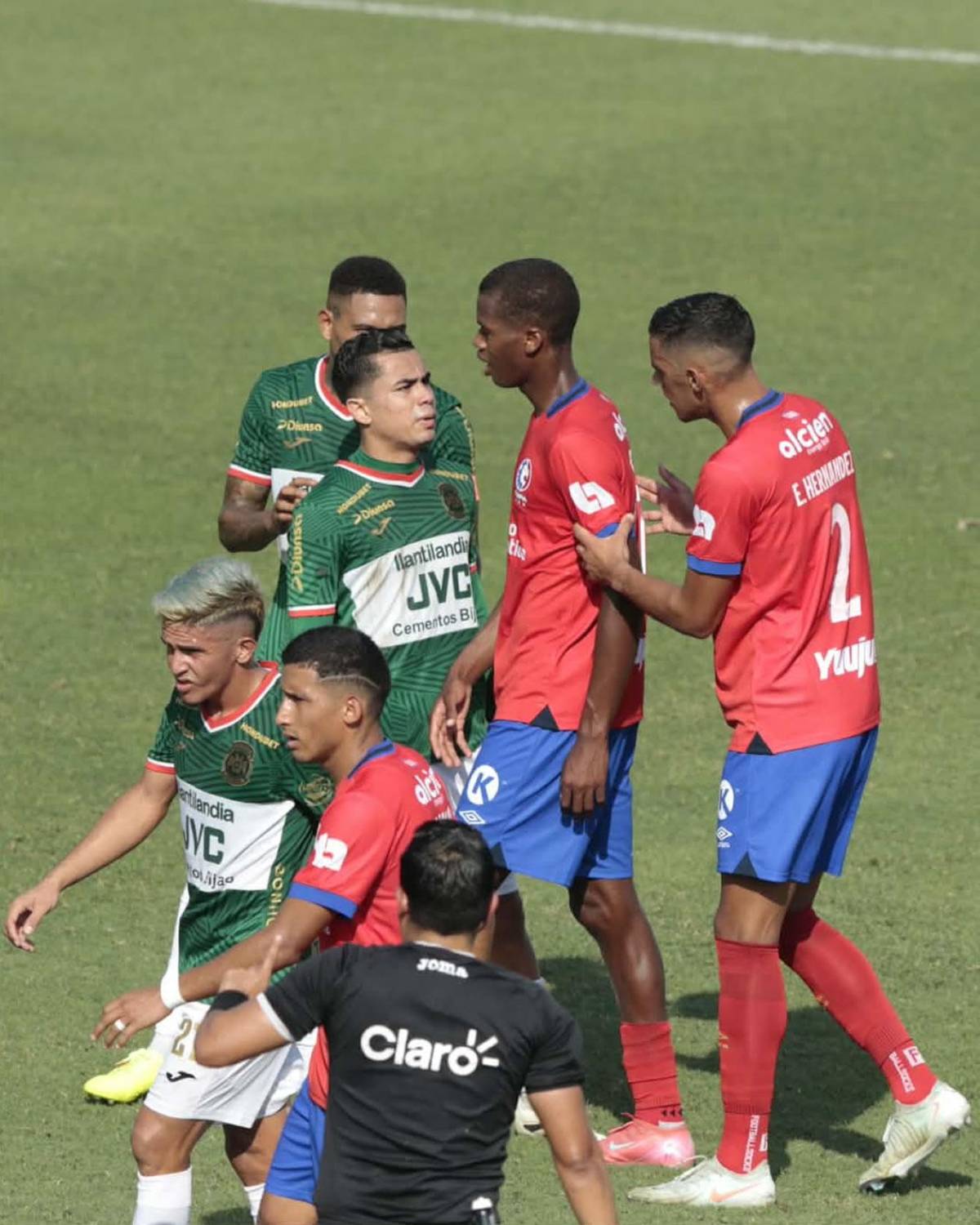 Polémica en triunfo de Marathón, Olimpia lo sufre, bronca de Rubilio y festejo en el Yankel