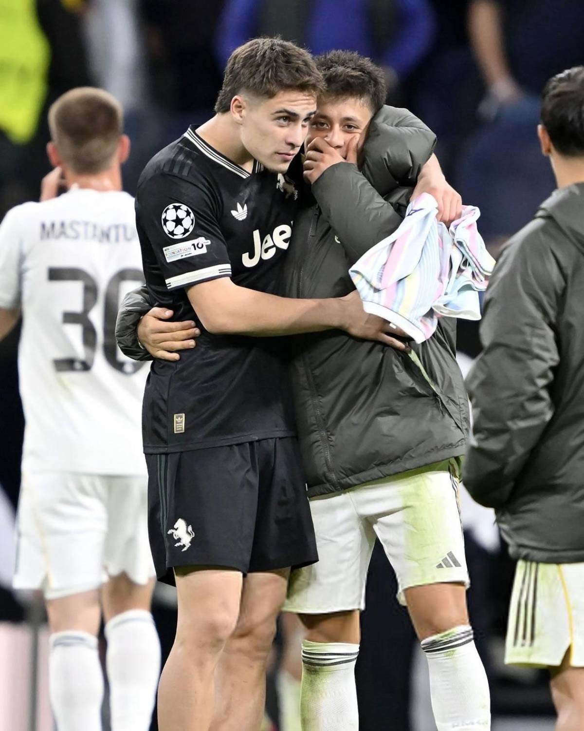 El héroe del Real Madrid, enfado de Vinicius con Güler, lamentos de Mbappé y foto histórica