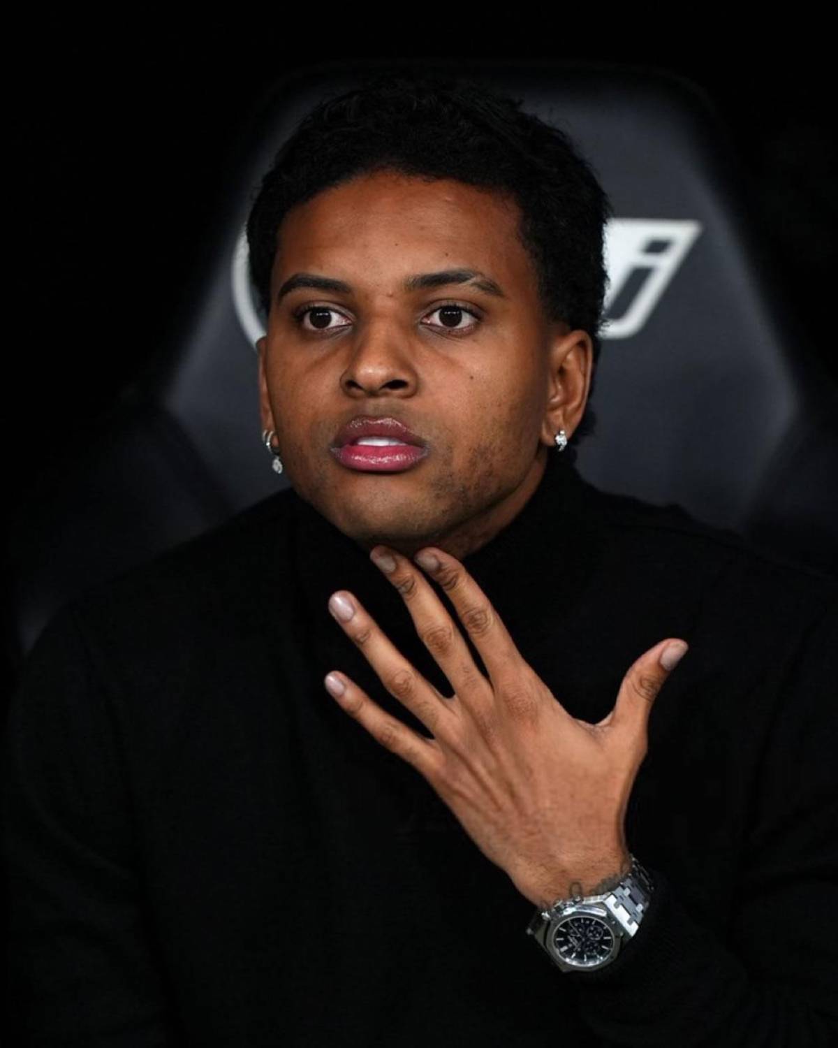 Real Madrid 'ayudado' con penales, Vinicius imita baile de Yamal y hondureña en el Bernabéu