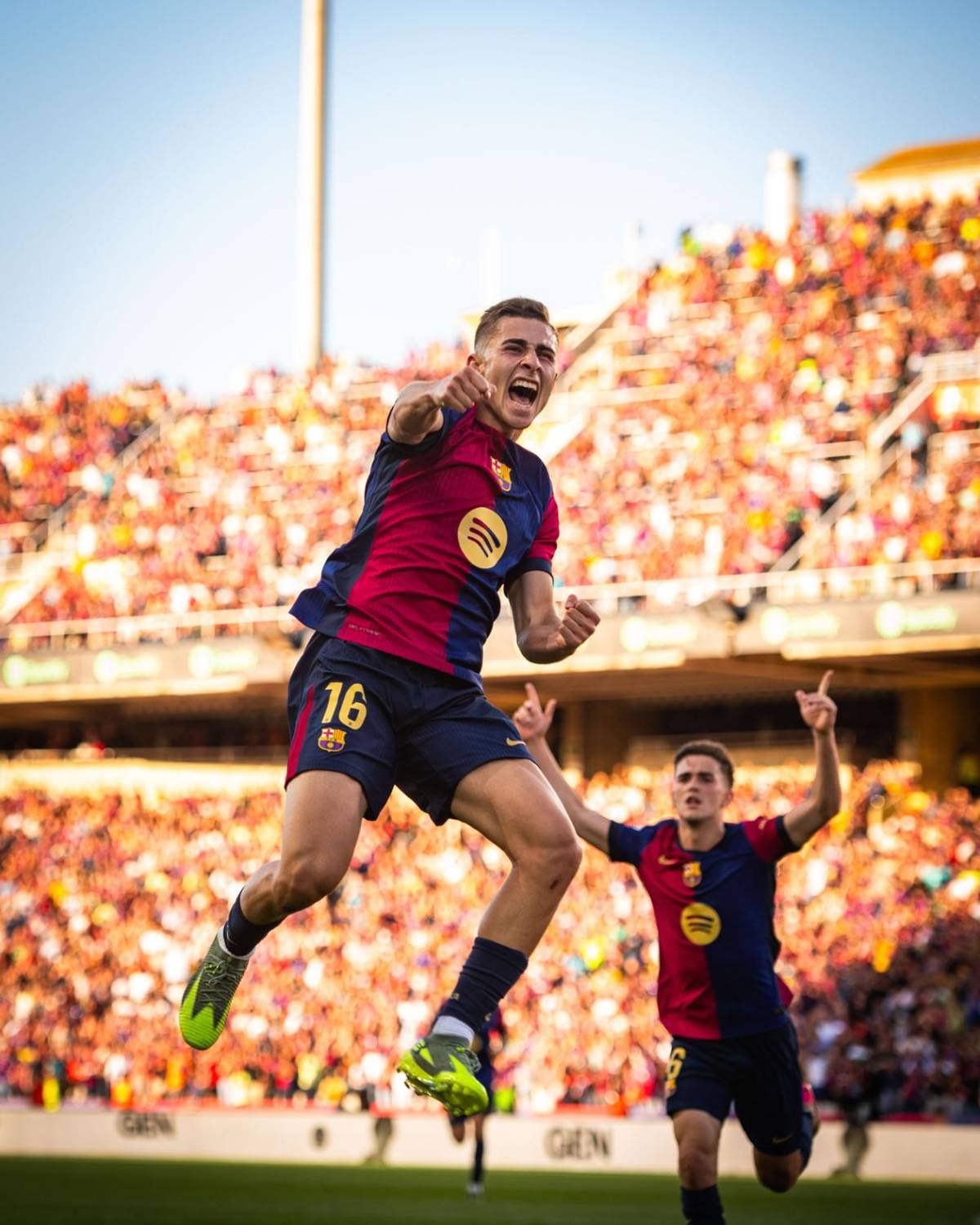 Barcelona festeja los títulos ante su afición, show de Lamine y Gavi presume a su novia