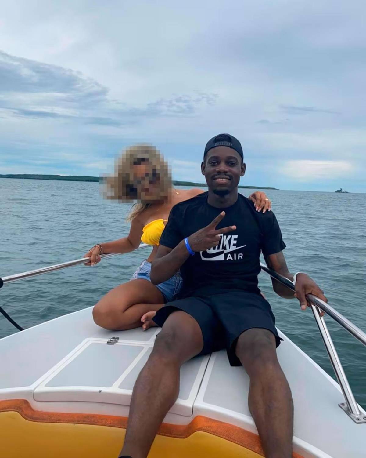 El falso futbolista de Concacaf: estafó a cuatro equipos, yates, mujeres y terminó preso