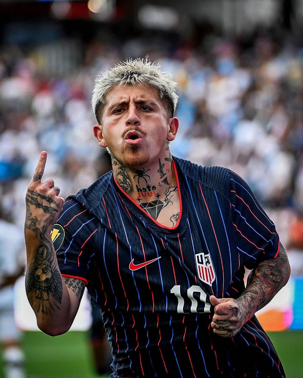 Quién es Diego Luna, el 'mexicano' que busca golear al 'Tri'