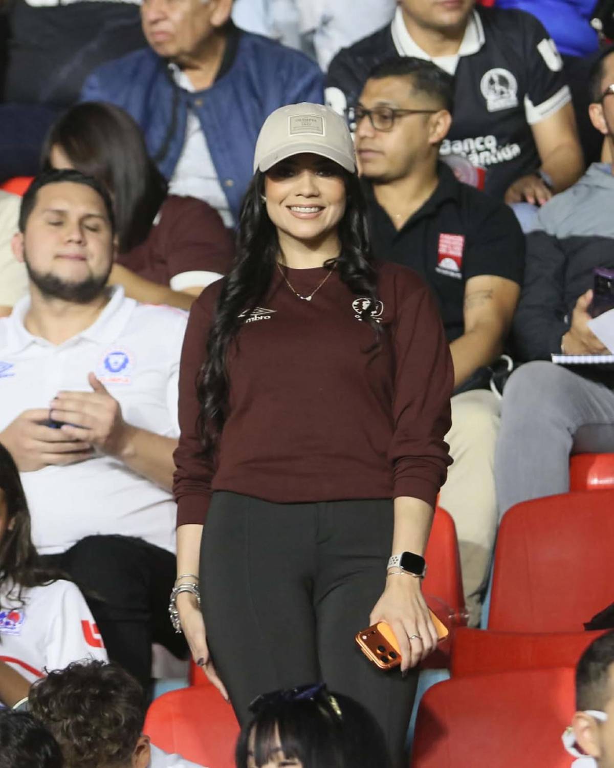 Fiesta de Olimpia, héroe, Espinel desatado, bronca y ¿quién es la pelirroja en la Gran Final?