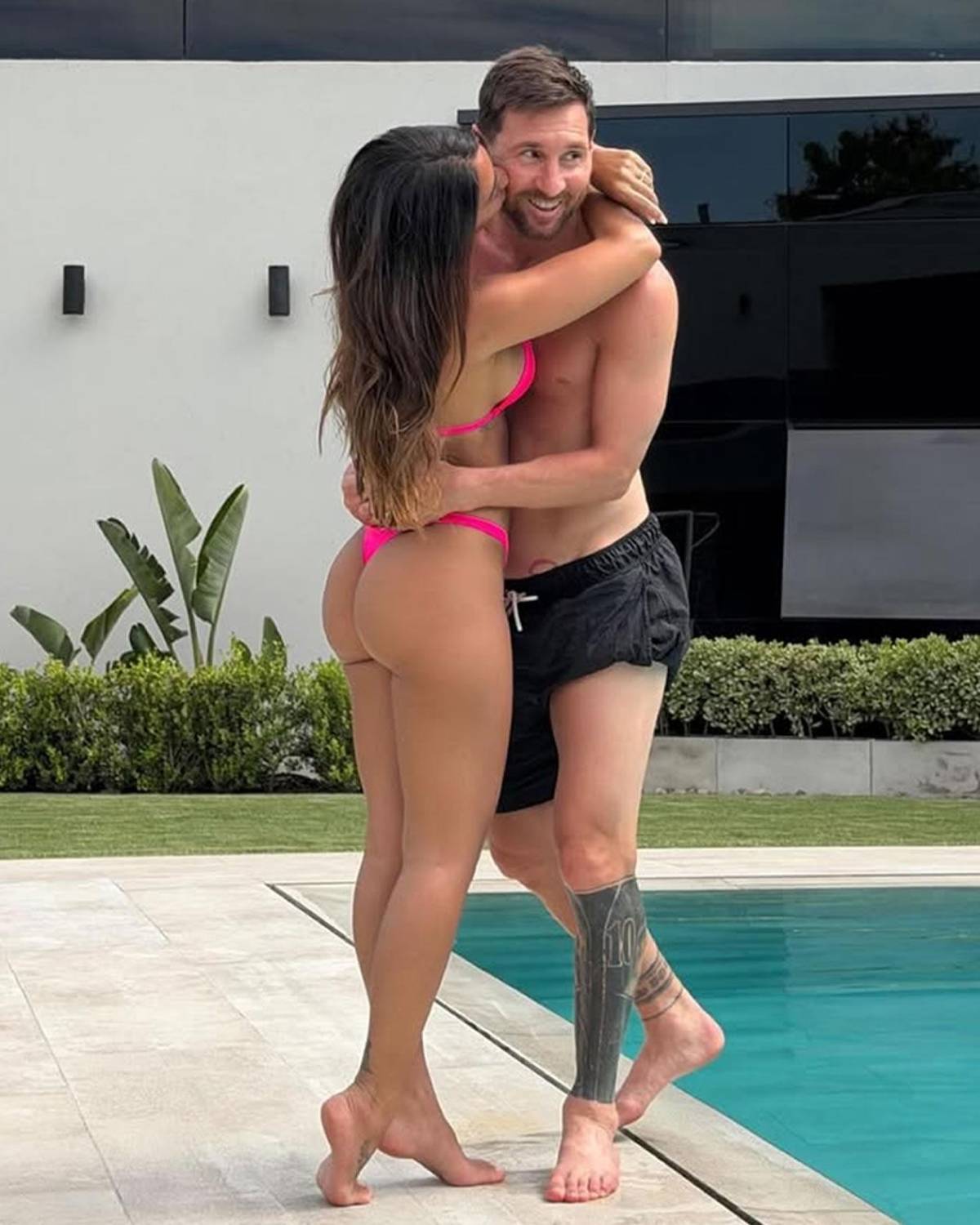 Antonela Roccuzzo calienta las redes con infartantes fotos en bikini: Messi reacciona