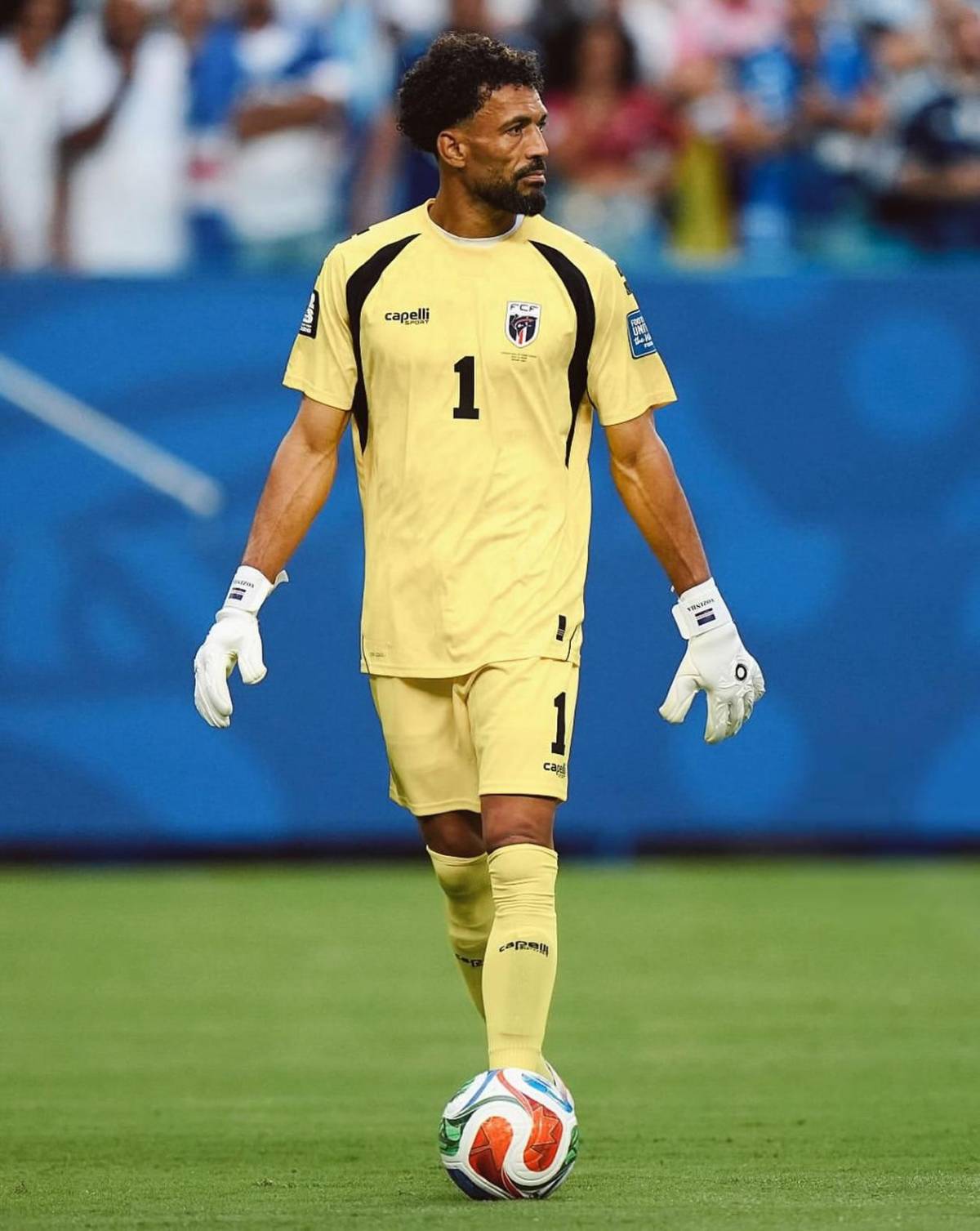 Vozinha ya es número uno tras su Mundial y supera a grandes porteros: ¿Compañero de Messi?