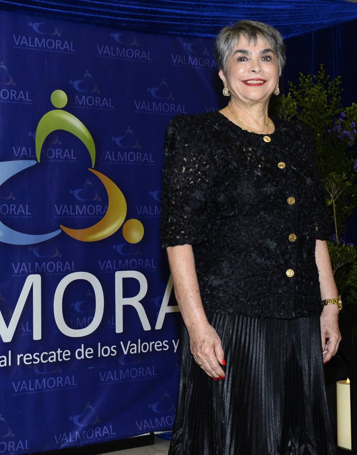 Nombran puente en honor a Linda Coello, fundadora de Cepudo