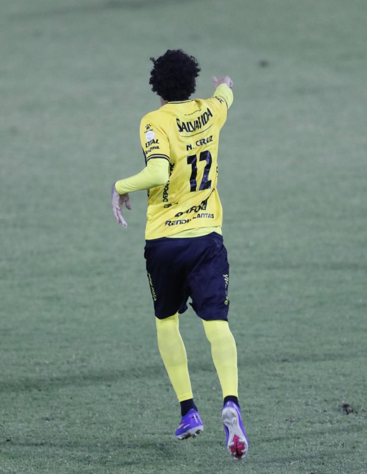 Olimpia celebró en el Clásico, enfado de Platense, sorpresivo regreso y bellas chicas