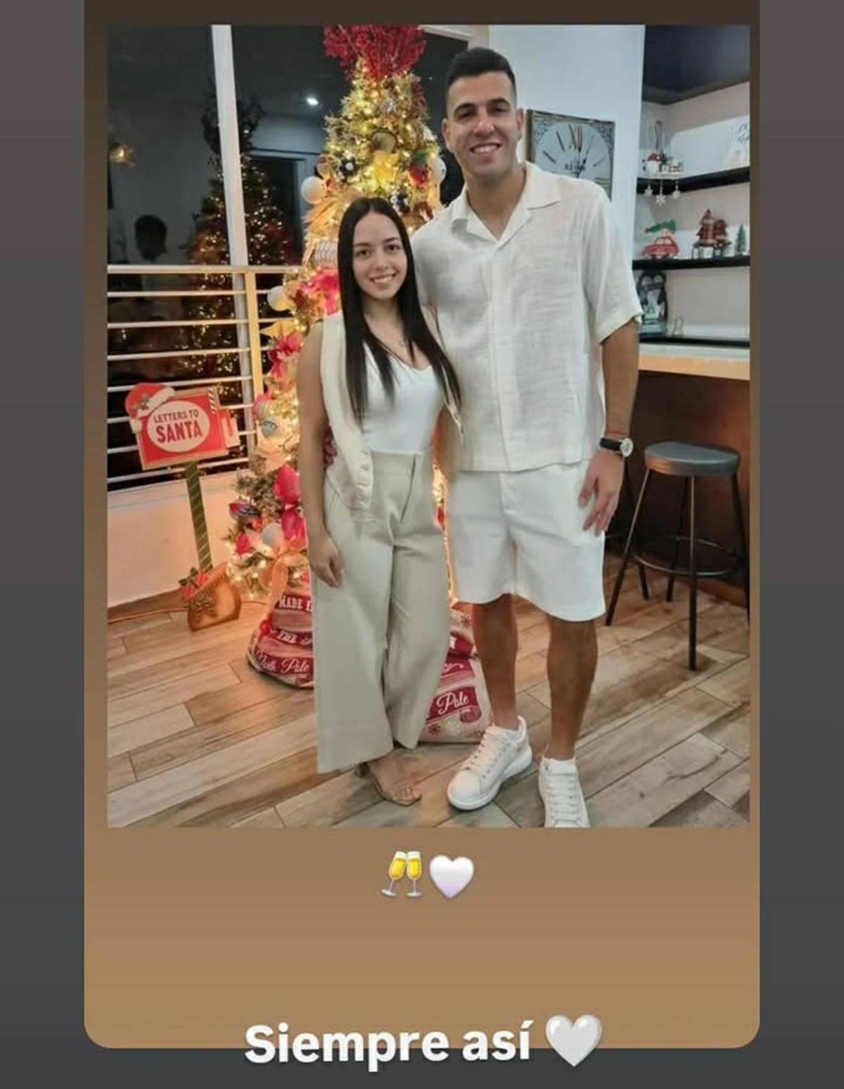 Futbolistas de Liga Nacional y legionarios recibieron el 2026 bien acompañados