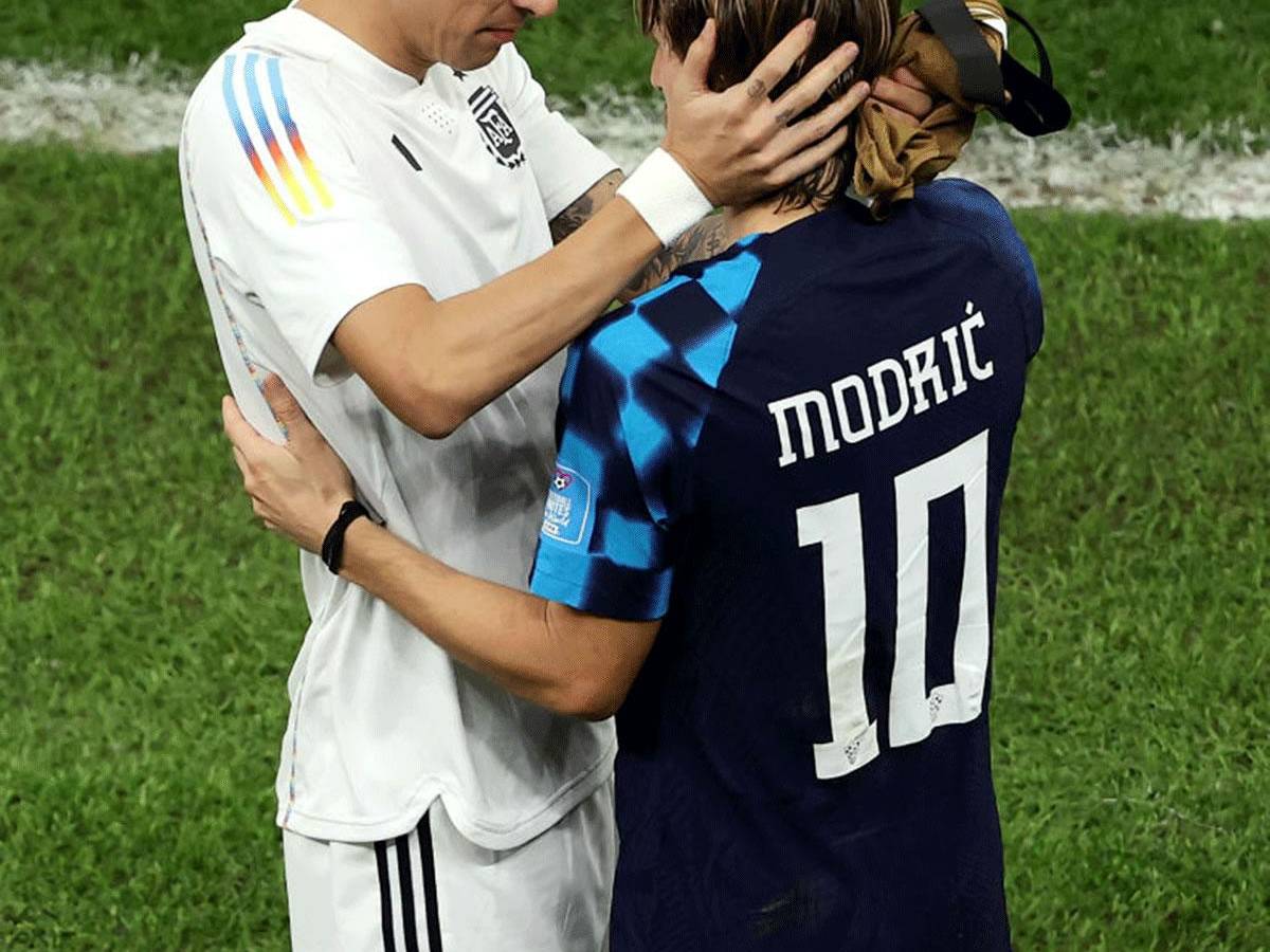 Luka Modric estuvo charlando un rato con Ángel Di María.