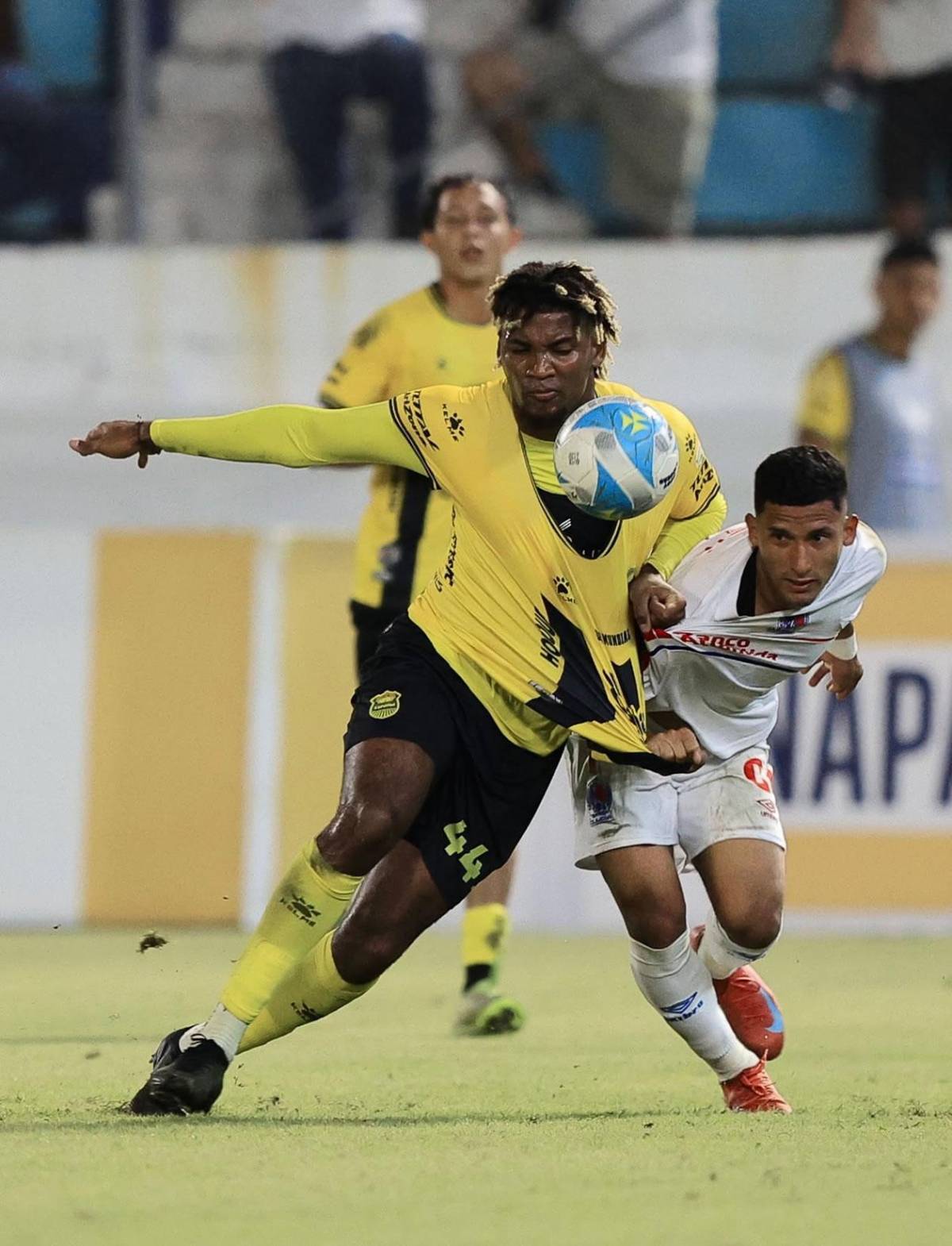 Euforia de Olimpia, Real España sufre y discusión de Jeaustin Campos y Espinel