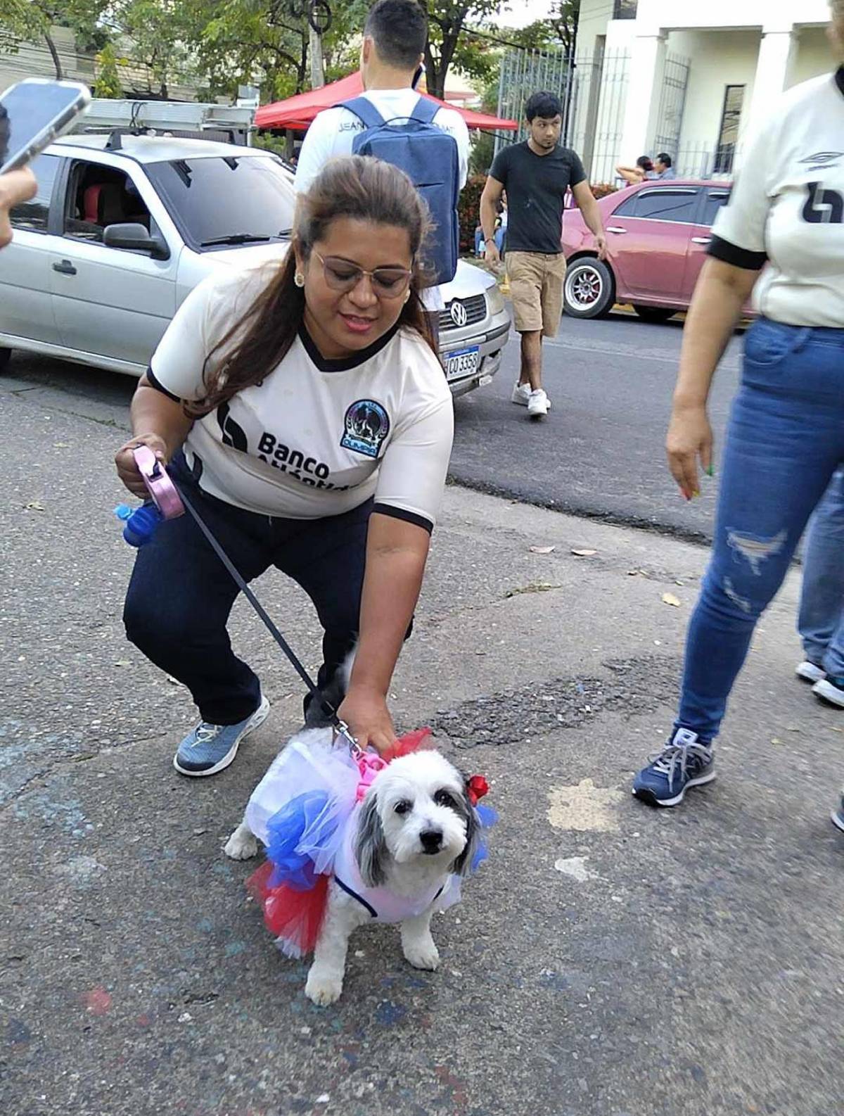 Victoria - Olimpia: ambiente, chicas, curiosa iguana y un animado Beckeles