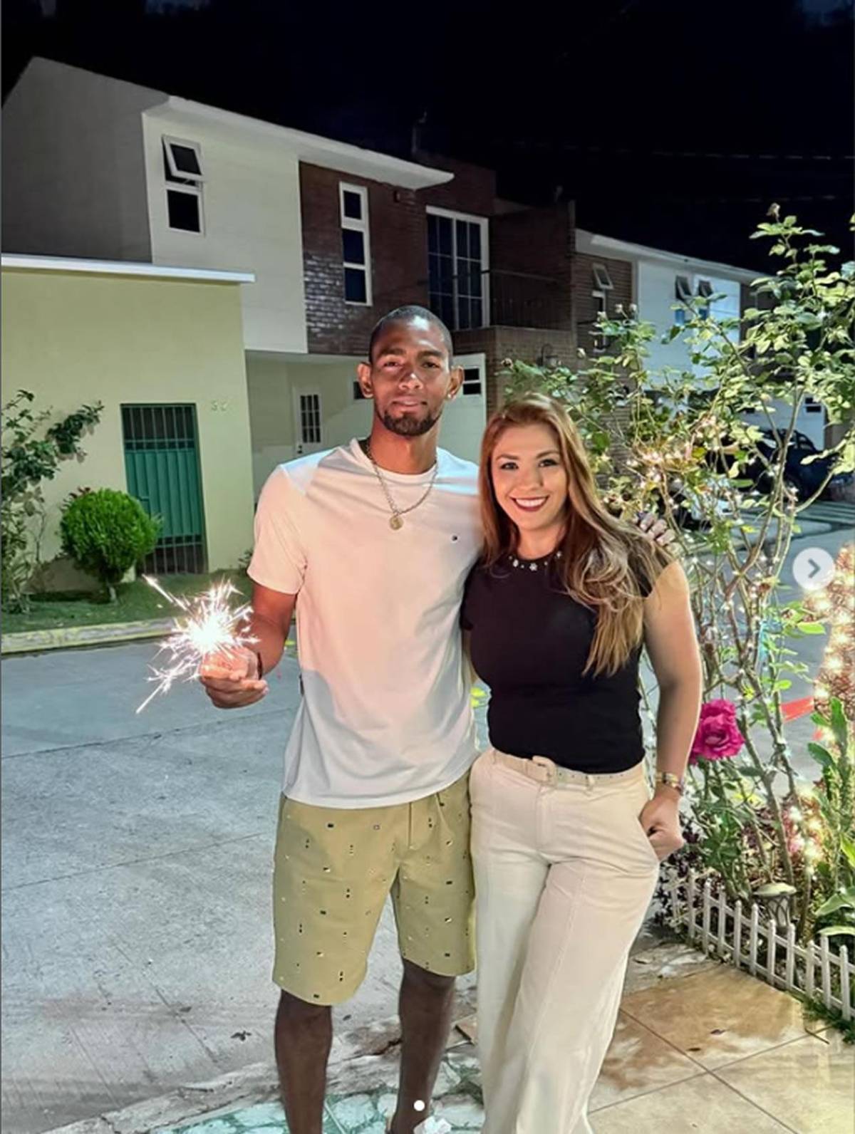 Futbolistas de Liga Nacional y legionarios recibieron el 2026 bien acompañados