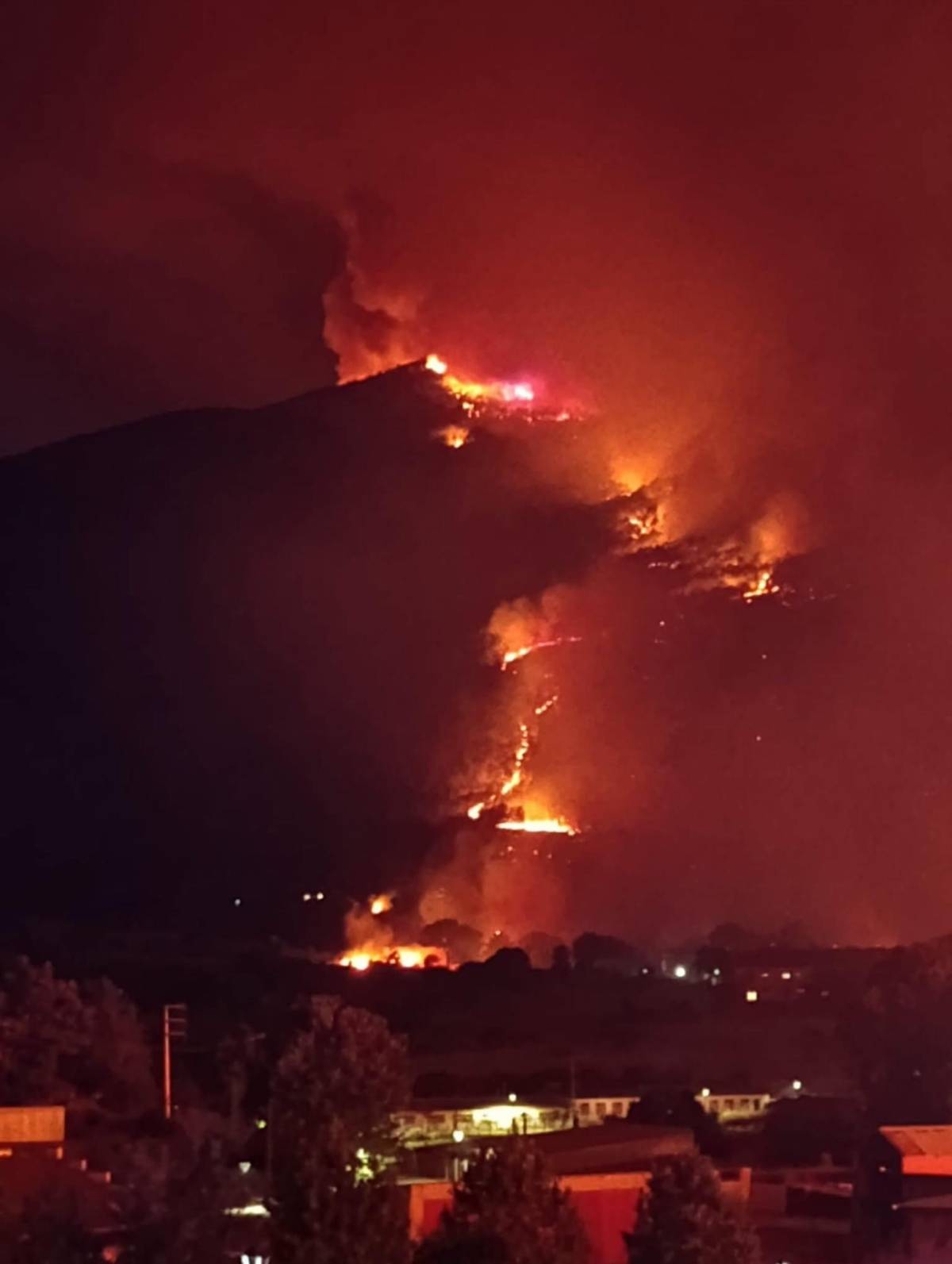 Incendios en España ponen en alerta a miles de hondureños que viven en Madrid