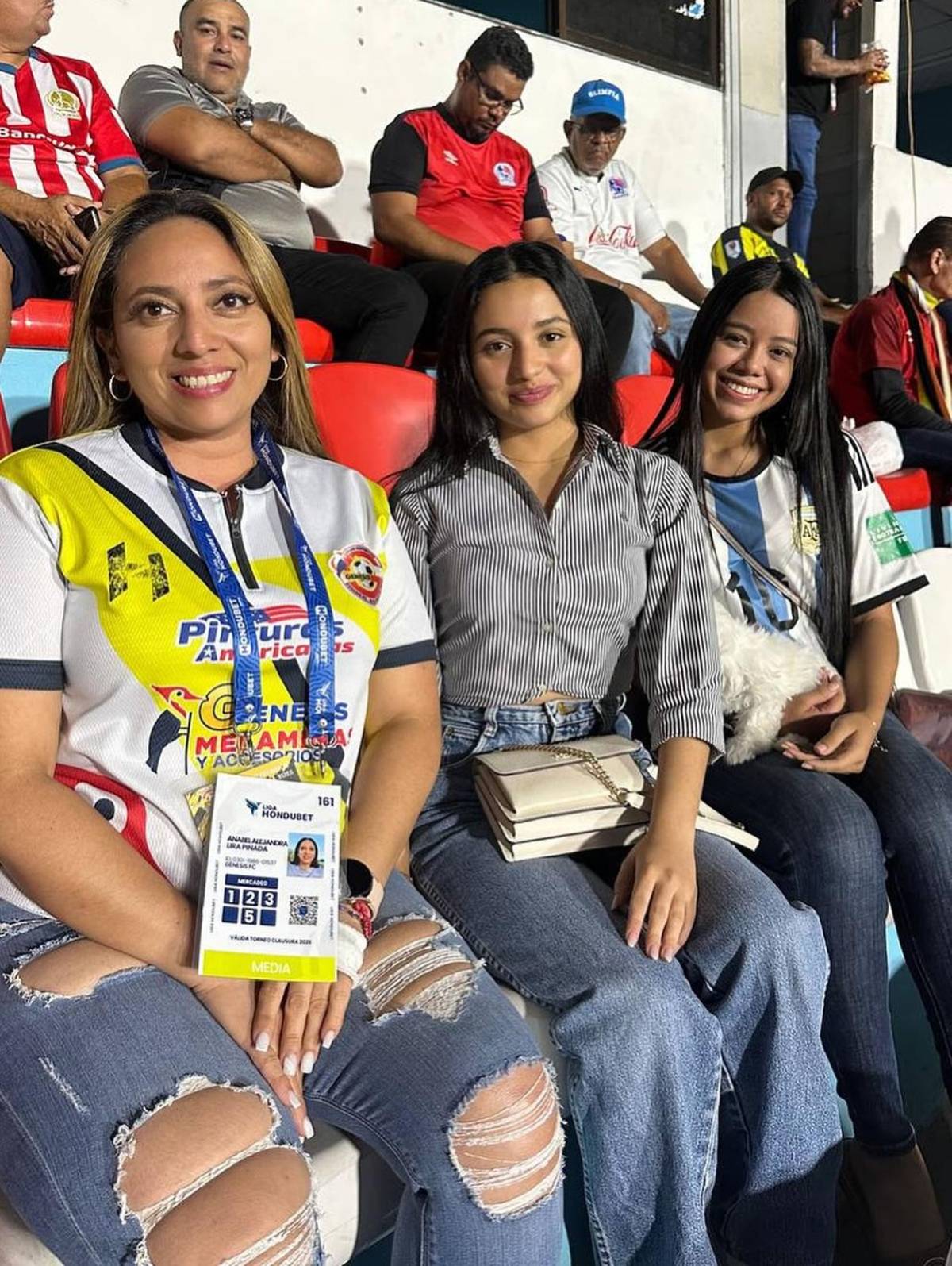 Festín de Olimpia, la tristeza de la eliminación, bellas novias y el 'infriltrado'