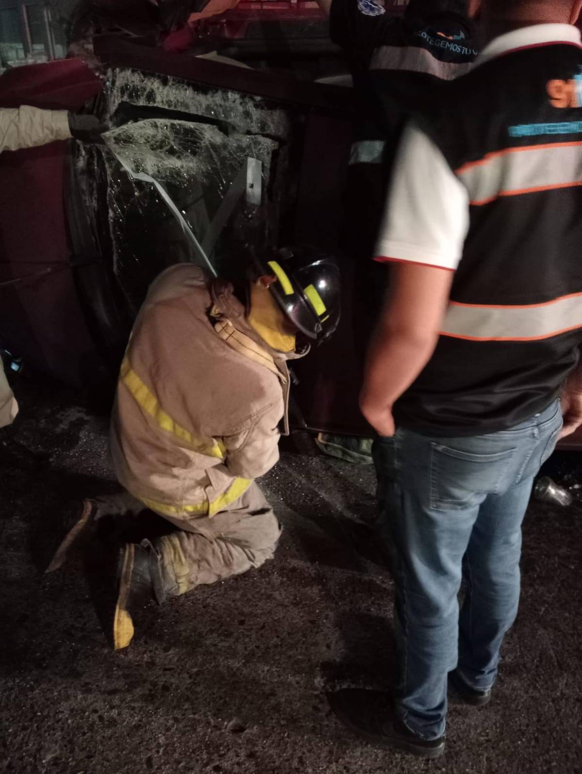 Joven se salva milagrosamente de morir en accidente en SPS; partió un poste del impacto