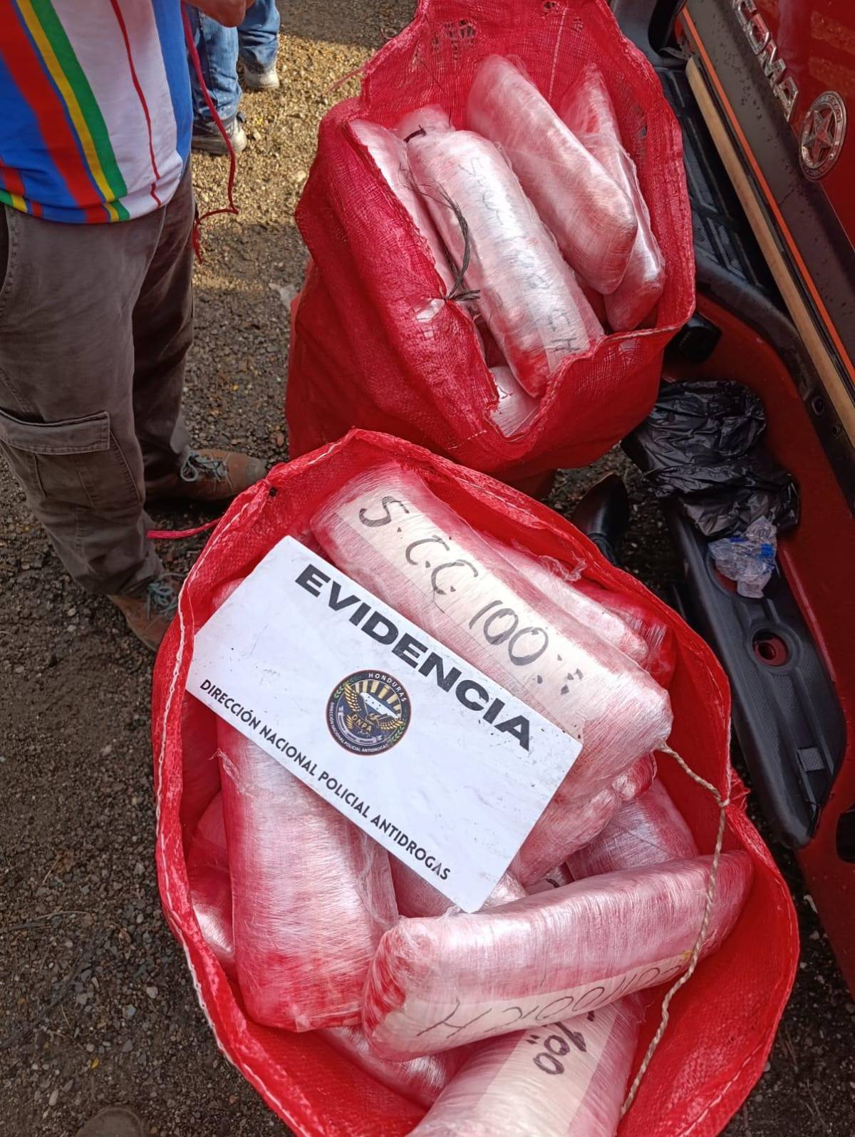 Decomisan 172 kilos de cocaína tras persecución policial en Pimienta, Cortés