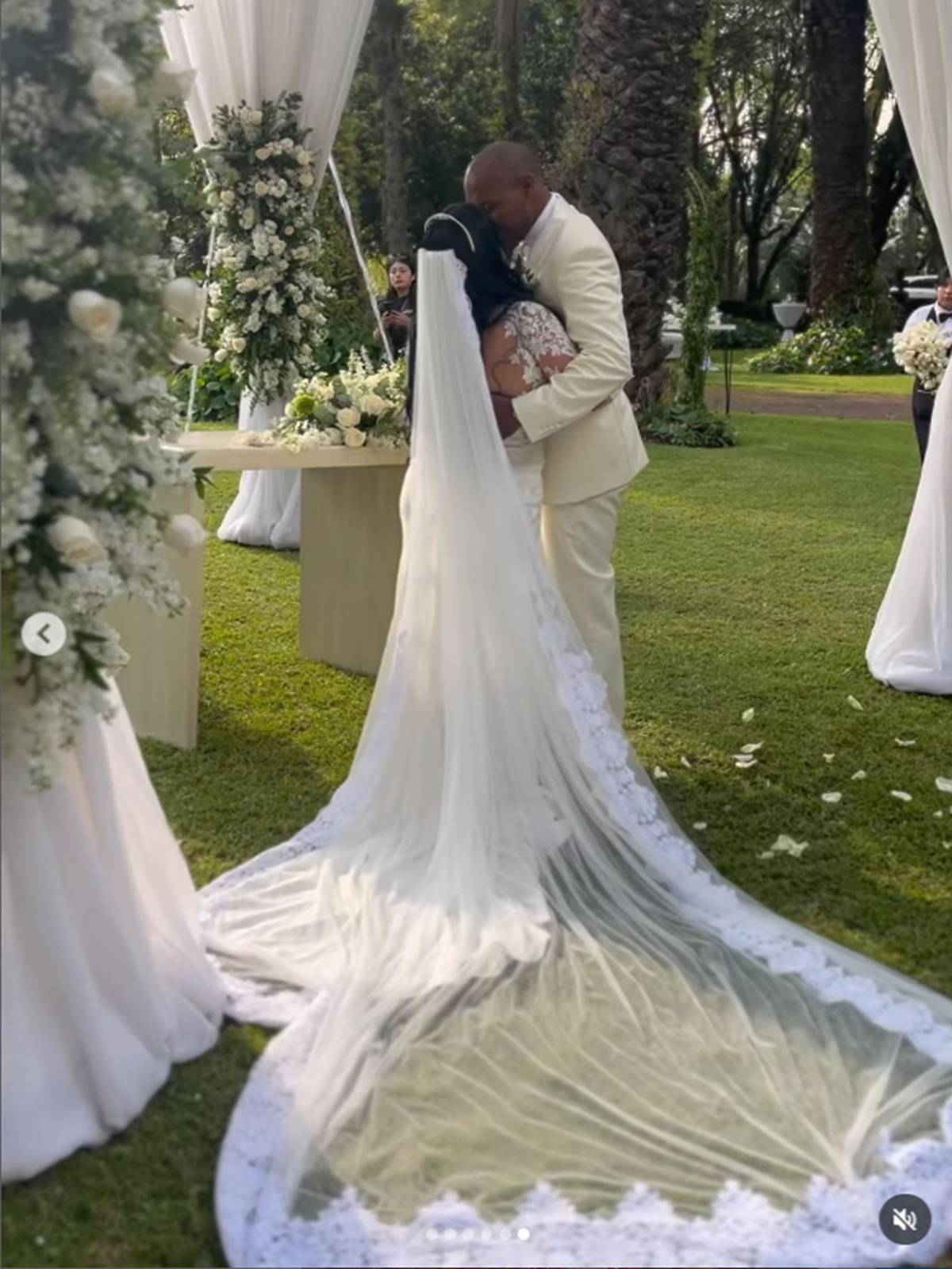 Juan Anangonó se olvida de Marathón y contrae matrimonio con su exuberante novia