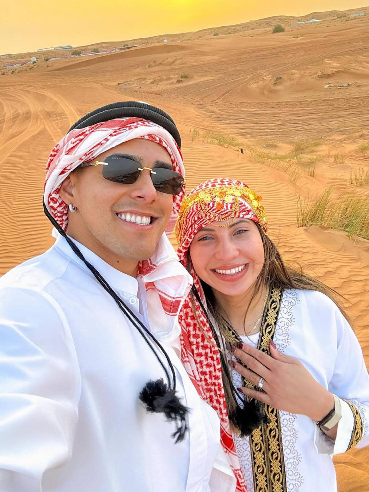 Las lujosas vacaciones de Luis Palma y Annie Córdova en Dubái: desierto y compras