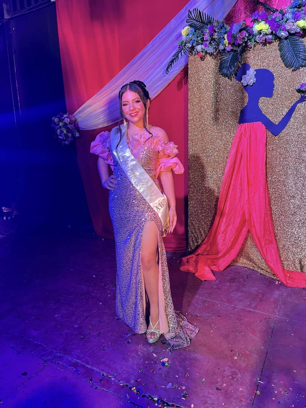 Cesia, la inspiradora y hermosa reina de belleza hondureña