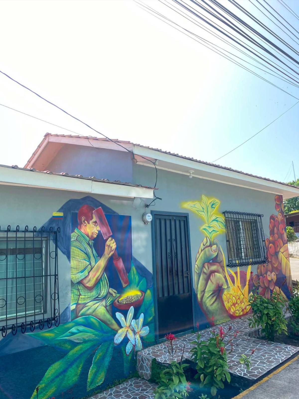 ¡Vaya por su foto! 30 coloridos y creativos murales embellecen San Francisco de Yojoa