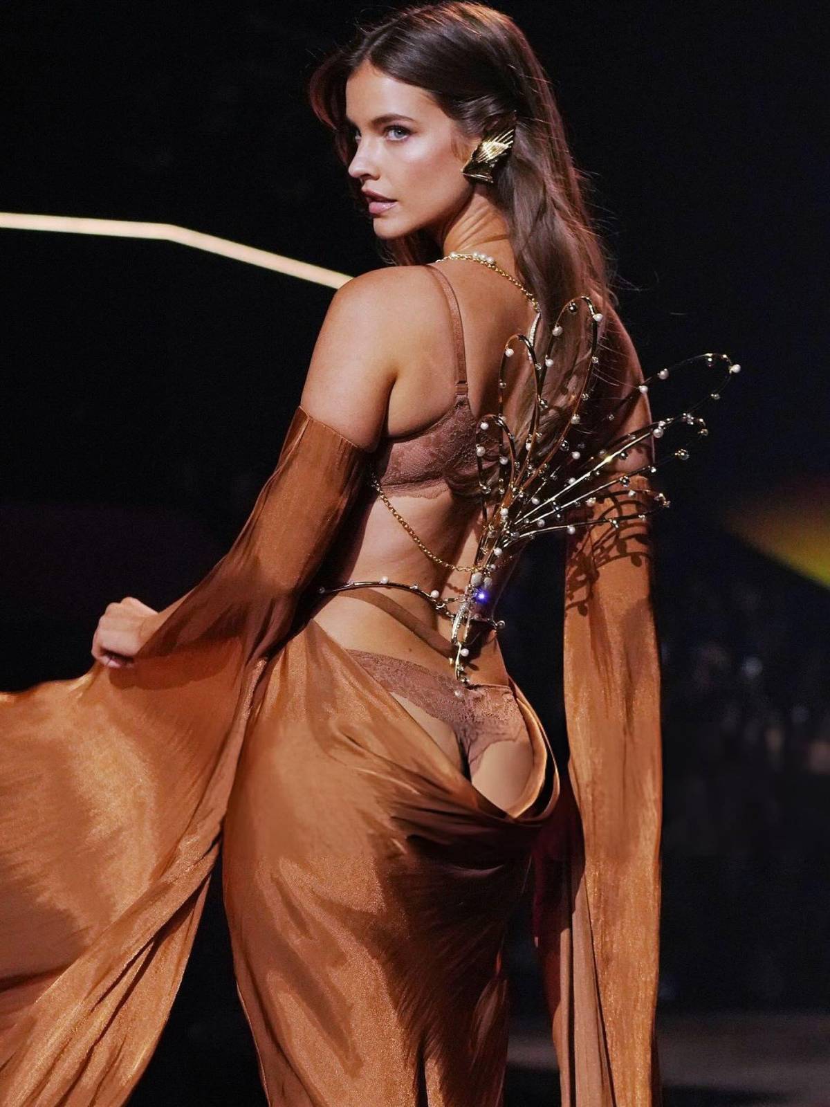Barbara Palvin vuelve a Victoria's Secret 2026, pero esta vez todo es diferente