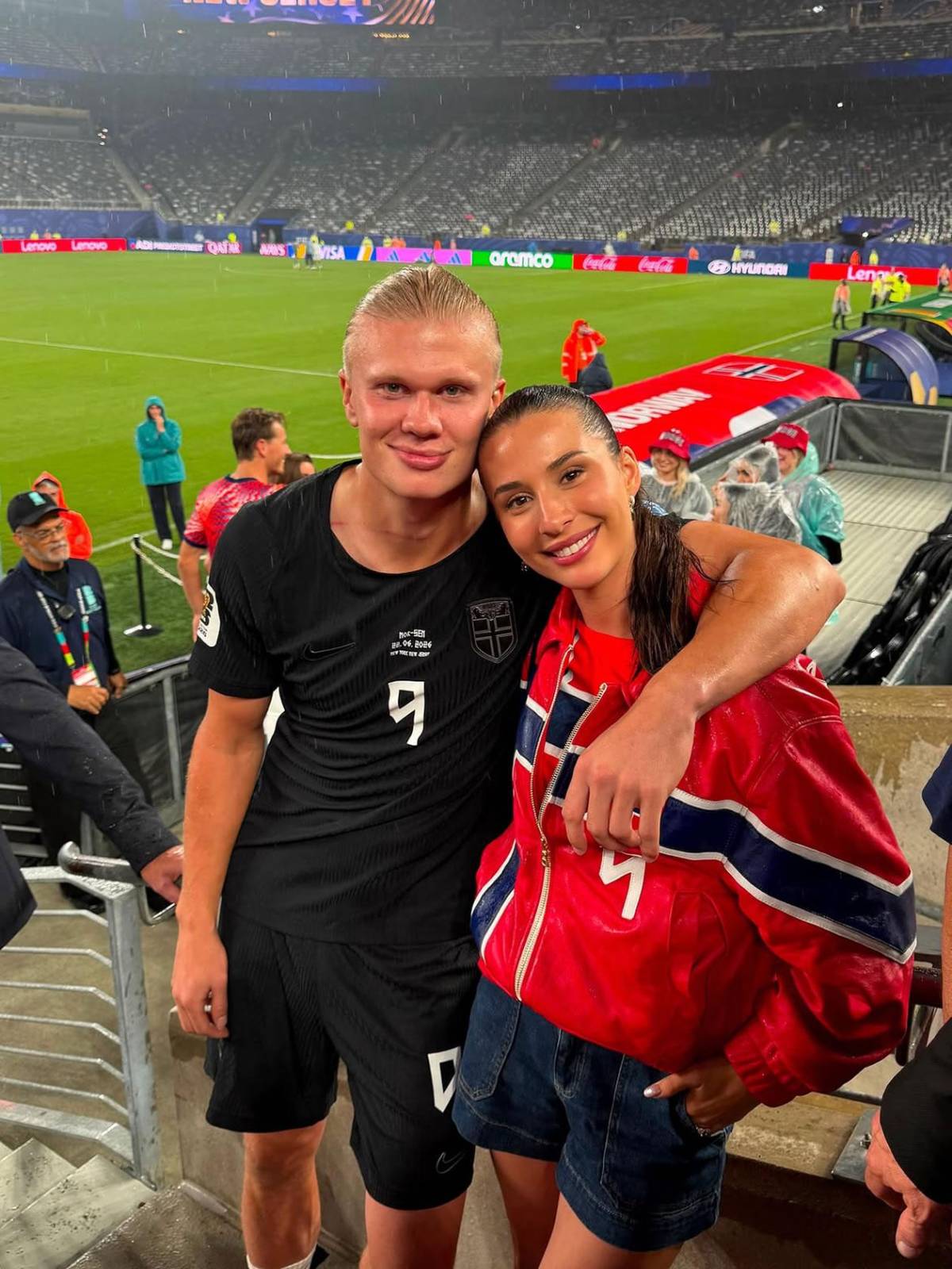 La nueva faceta de Haaland con su linda novia después de jugar el Mundial 2026
