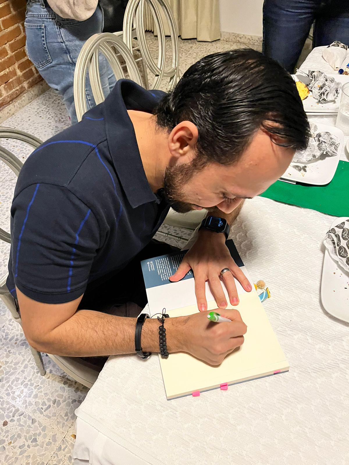 Víctor González Dubón presenta su libro “El último día”