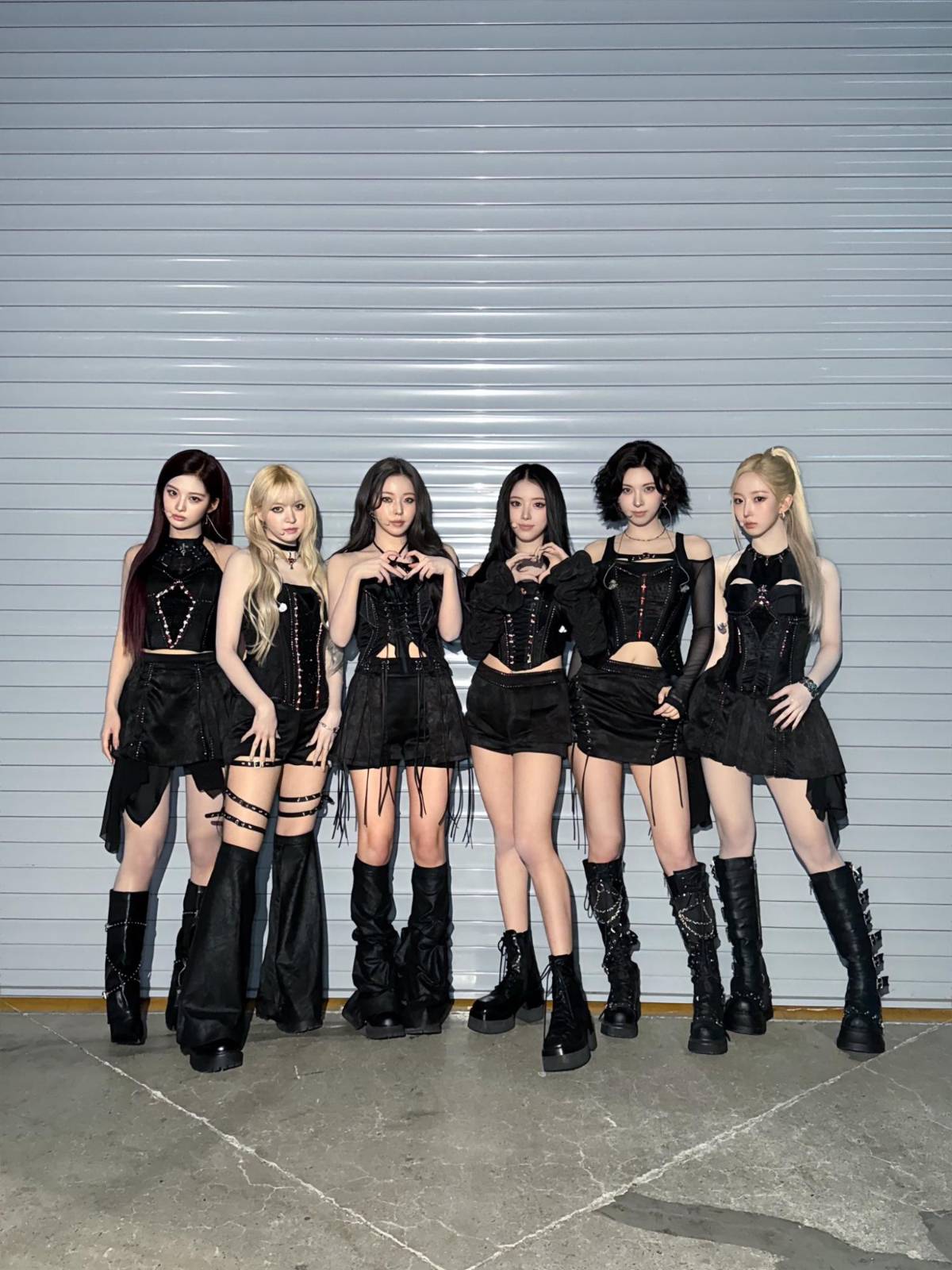 ¿Quiénes son NMIXX?, las chicas de K-Pop que causaron furor en Viña del Mar 2026