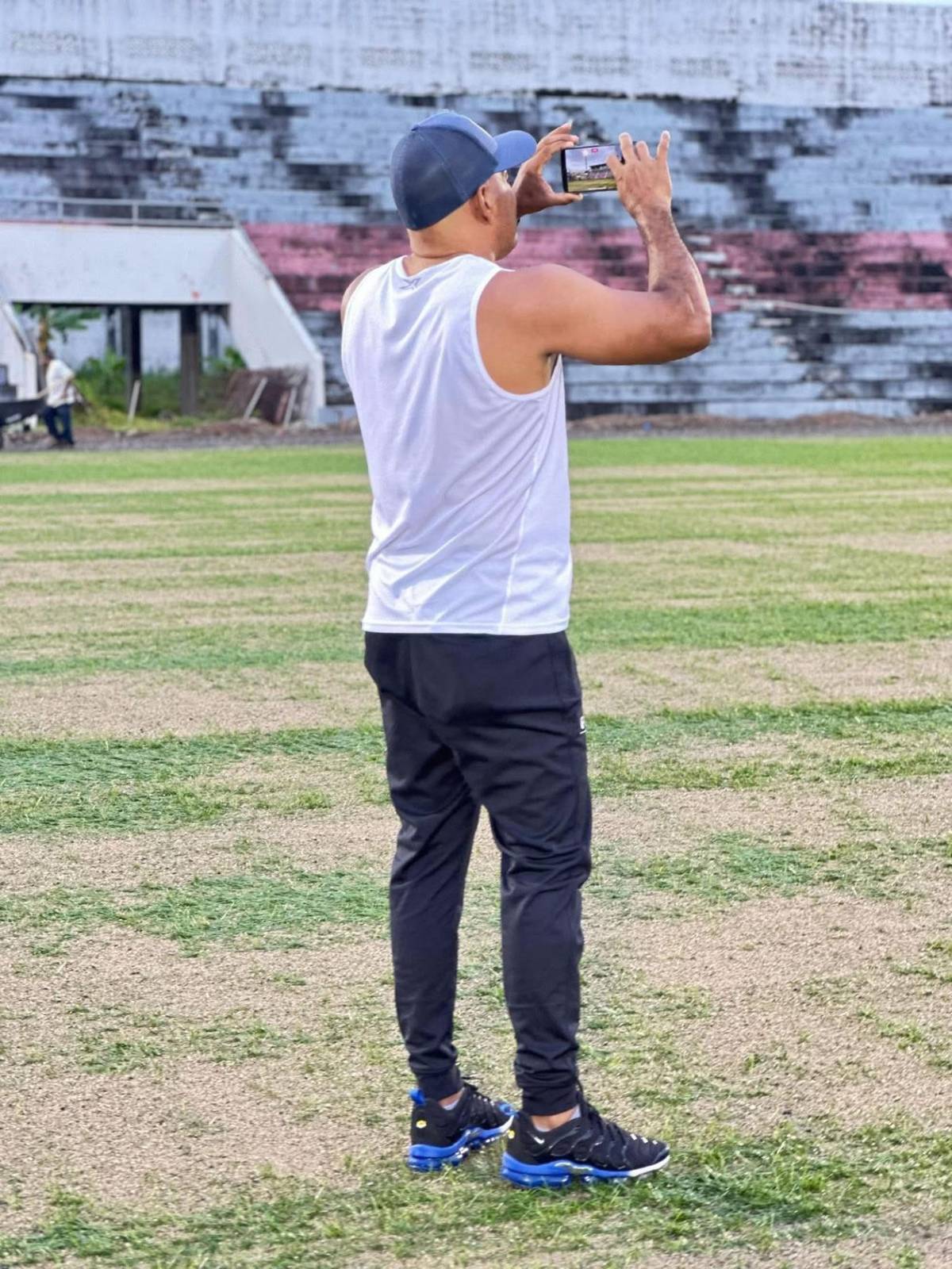 En fotos: los nuevos avances de la nueva grama híbrida del estadio Ceibeño