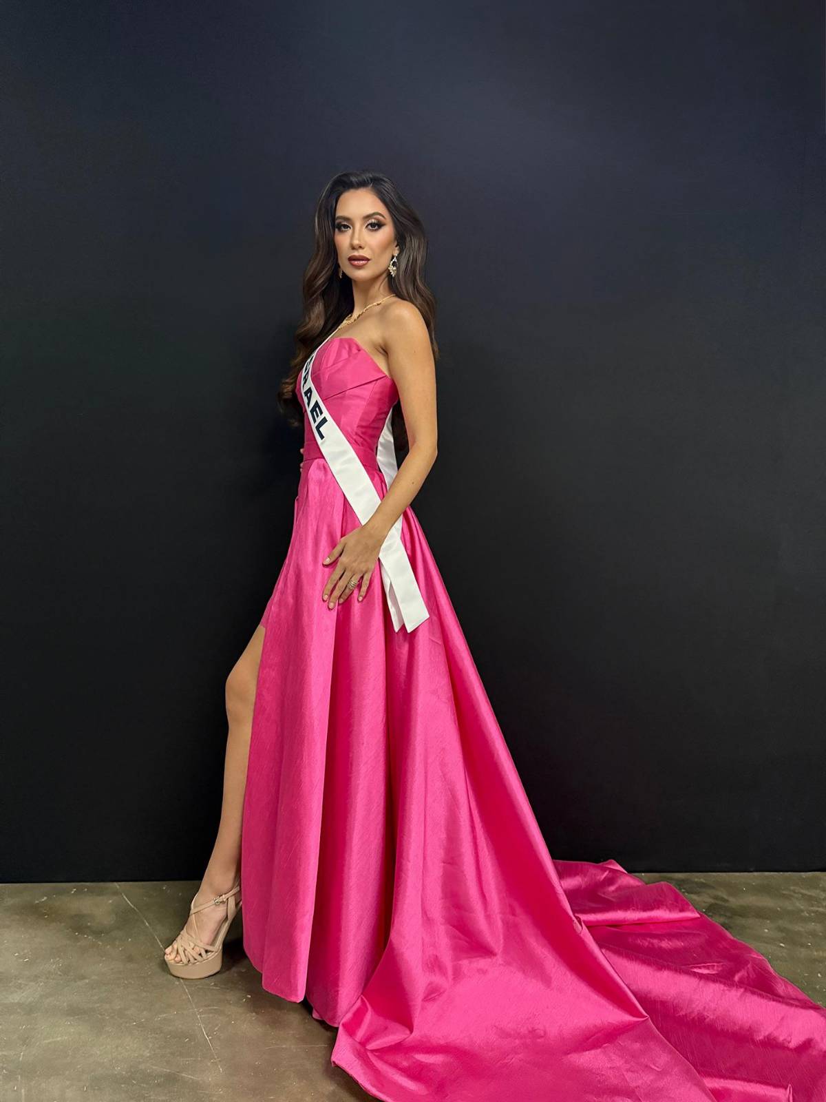 Miss Israel niega haber mirado con desprecio a Miss Palestina