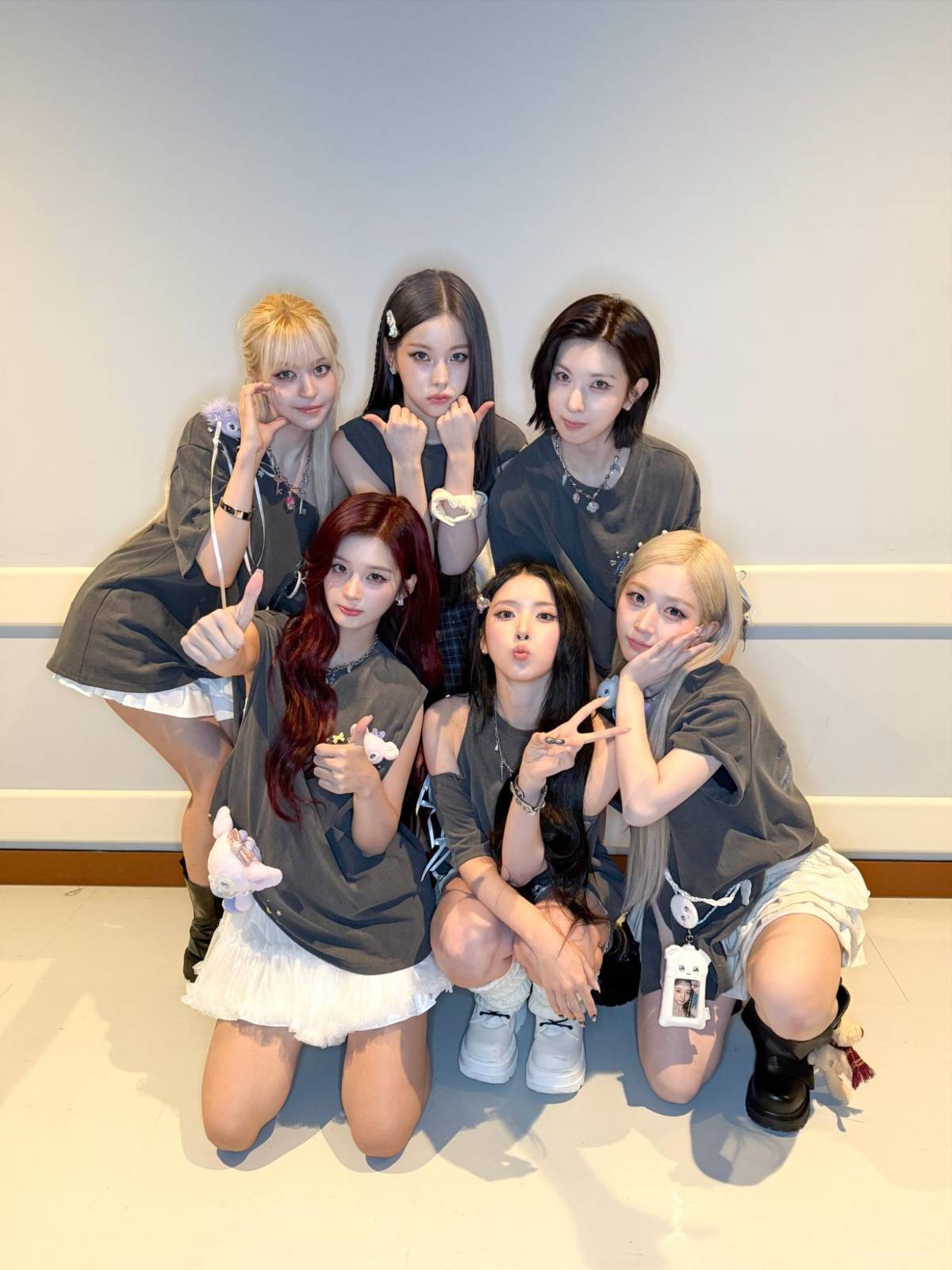 ¿Quiénes son NMIXX?, las chicas de K-Pop que causaron furor en Viña del Mar 2026