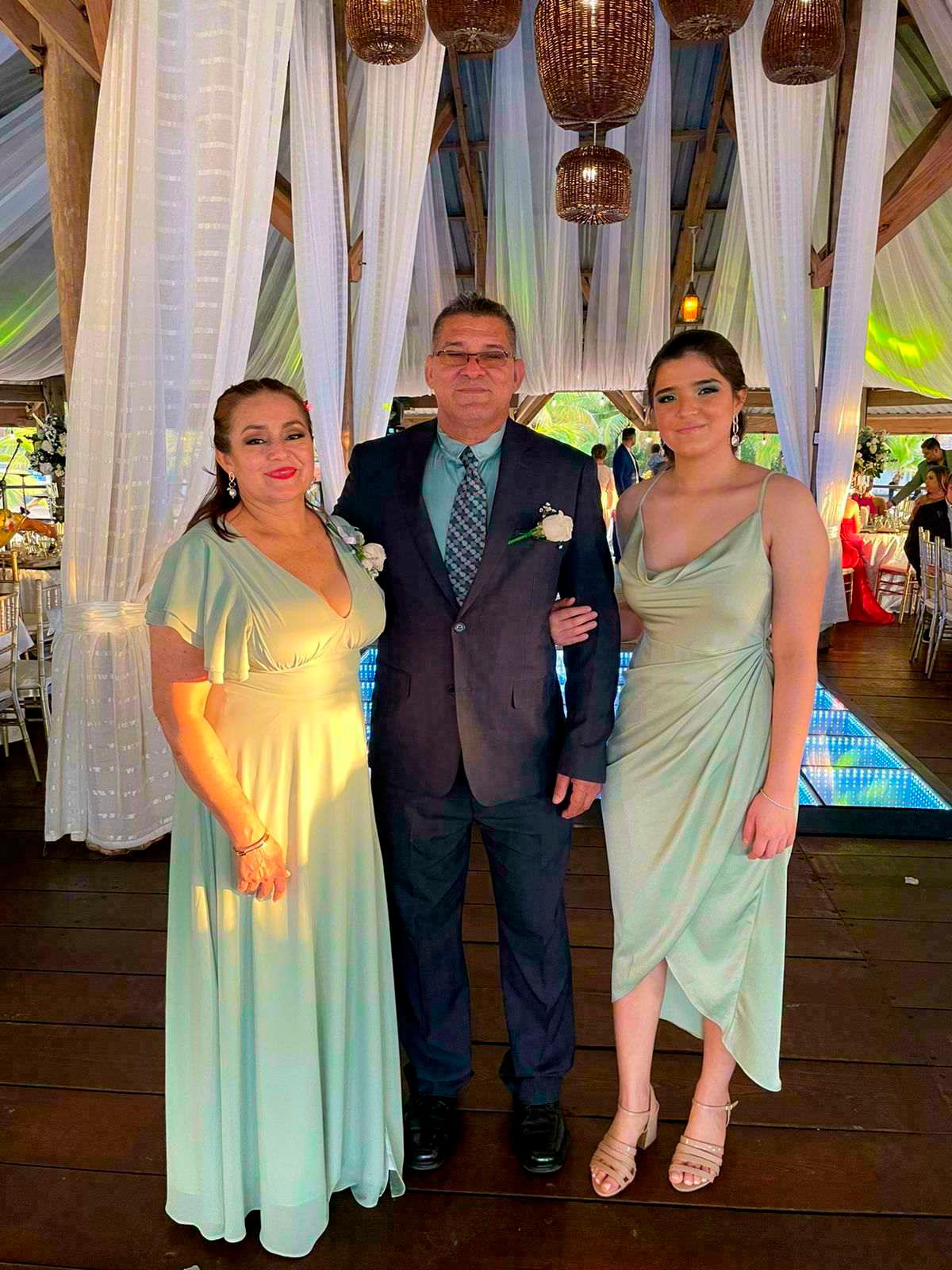 Roberto y Carlota sellan su amor con un romántico matrimonio