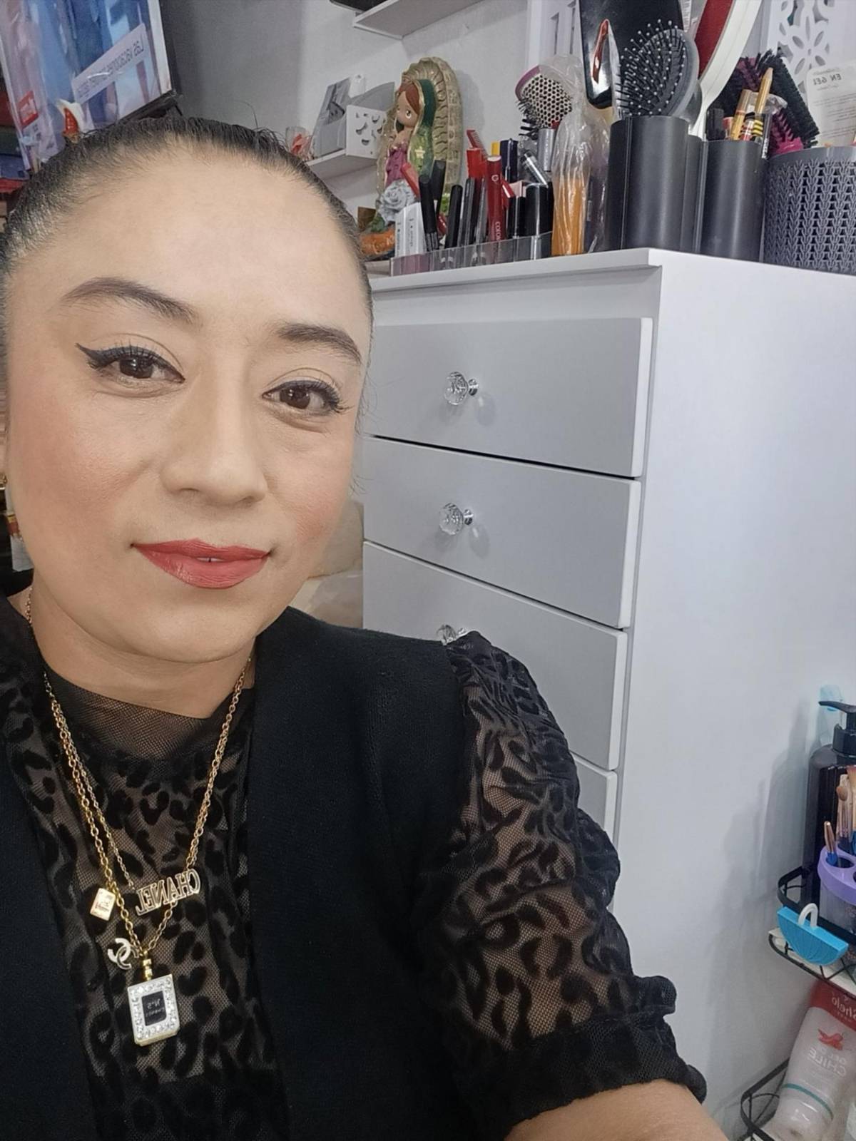 Matan a balazos a una exdiputada en su negocio