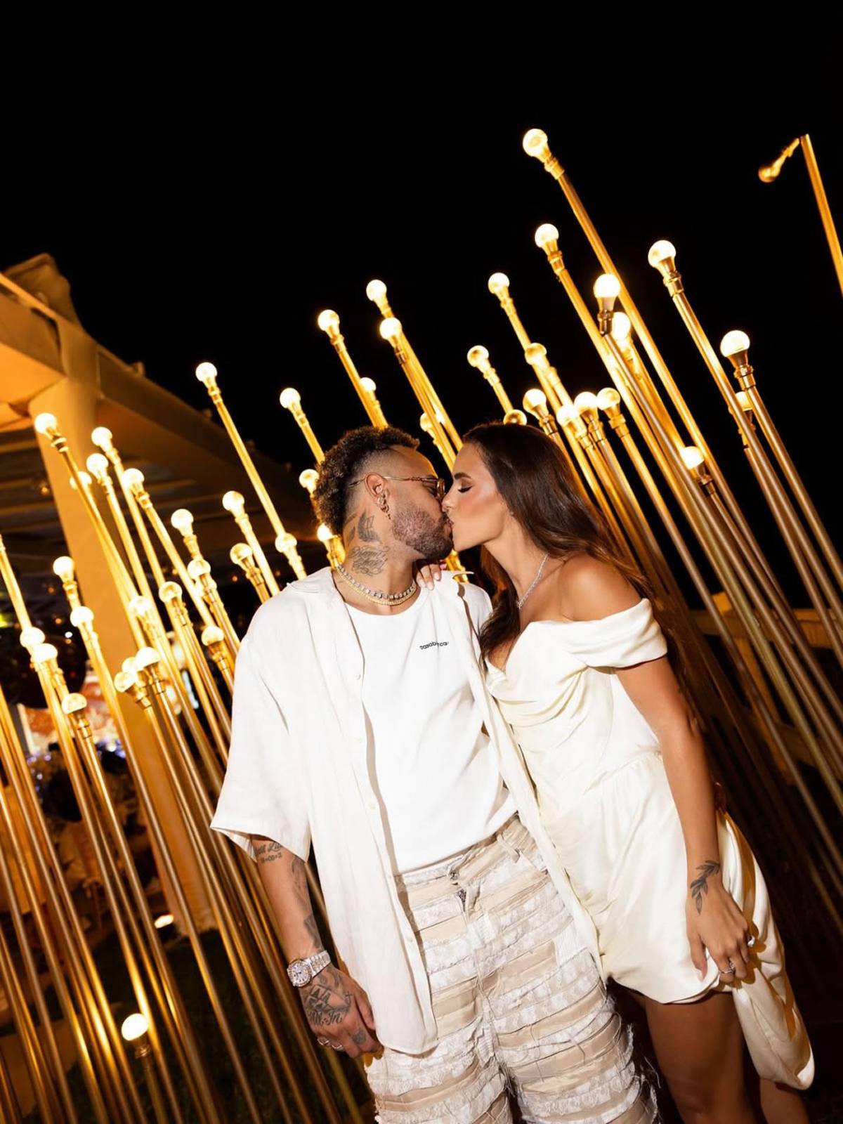 Así recibieron el 2026 los famosos cracks: look de Messi y Vinicius sorprende