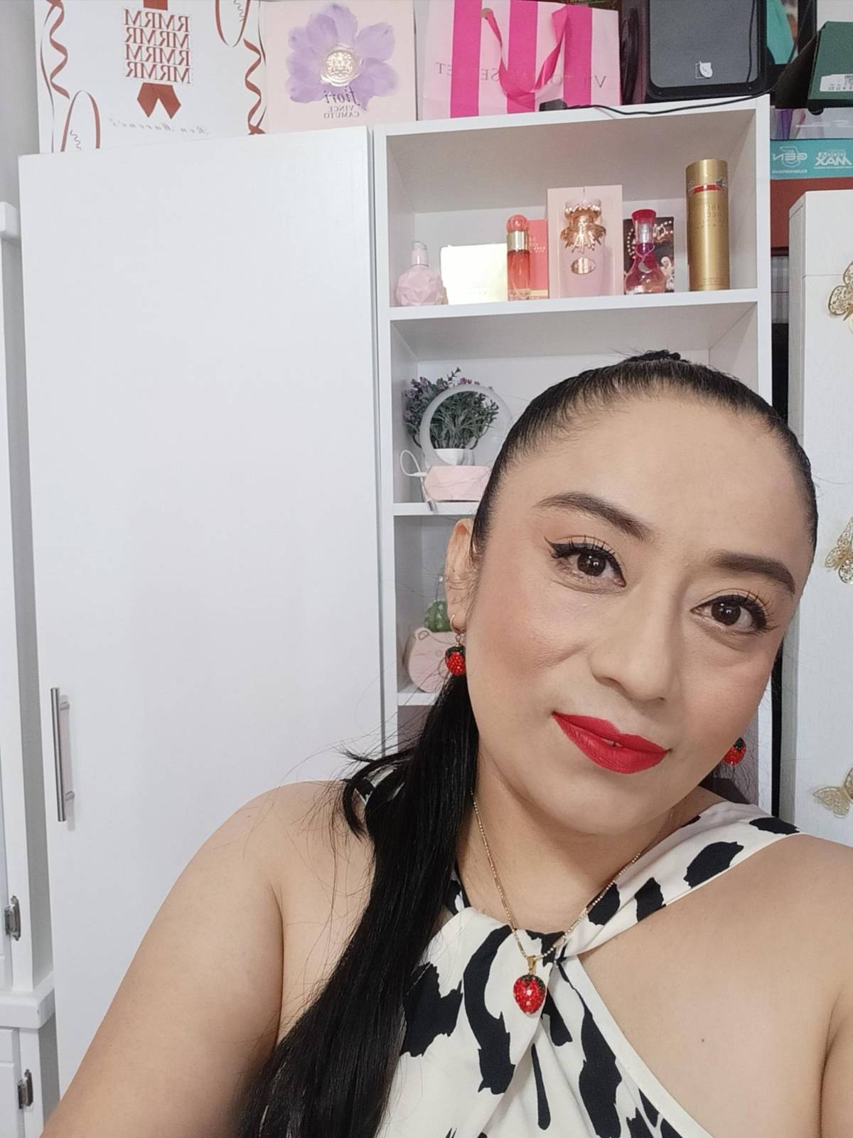 Matan a balazos a una exdiputada en su negocio