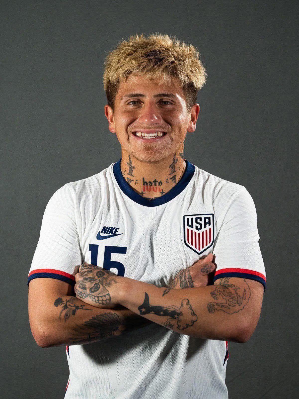 Quién es Diego Luna, el 'mexicano' que busca golear al 'Tri'