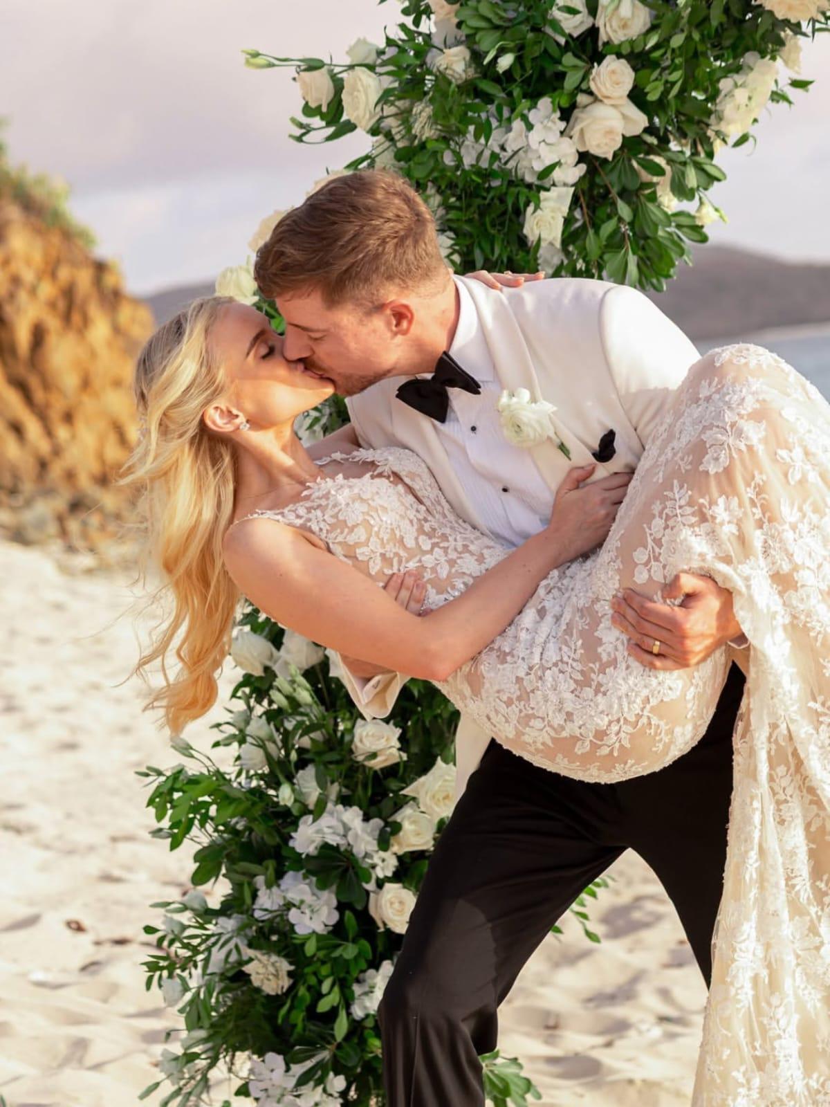 MrBeast deja los retos por el altar: así fue su exclusiva boda en una isla del Caribe