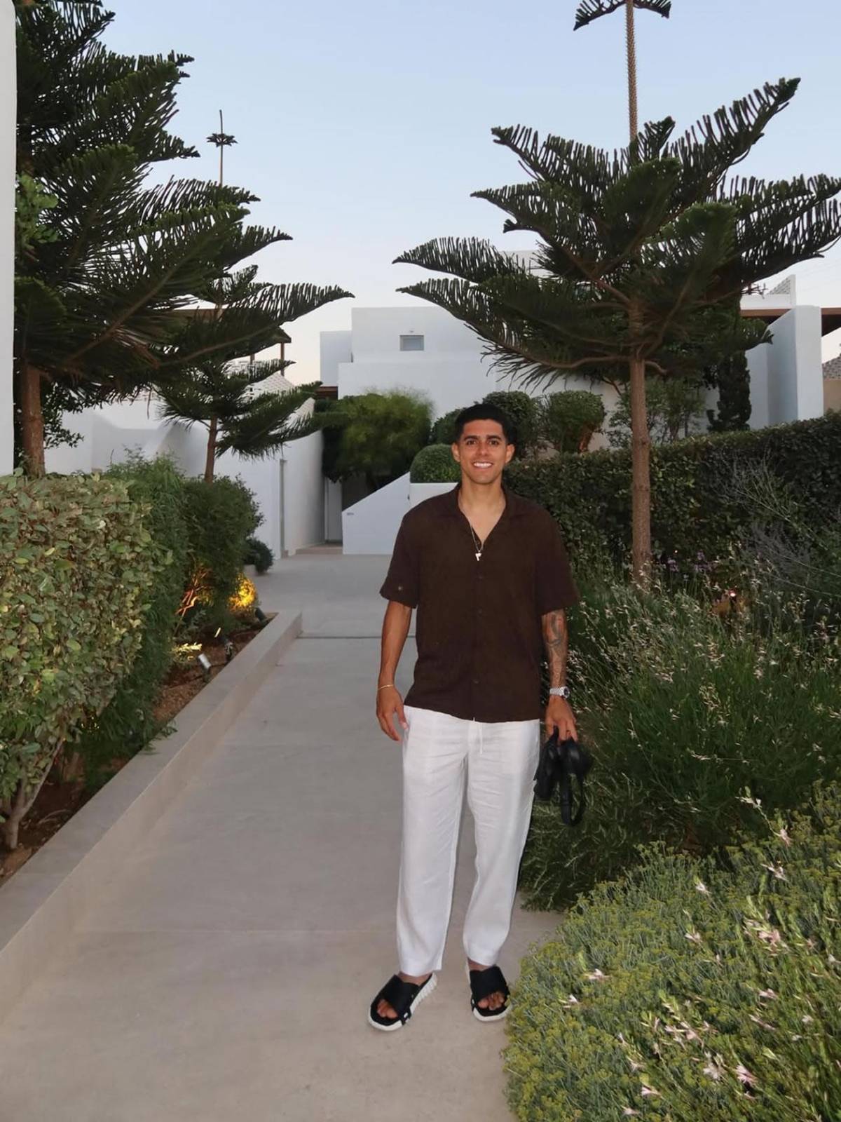 Annie Córdova sube la temperatura con sexys fotos en vacaciones con Luis Palma en Grecia