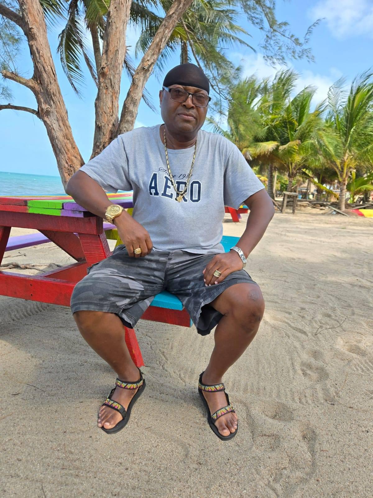 ¿Quién era Mando Ballesteros, la leyenda garífuna y “embajador de las baladas”?