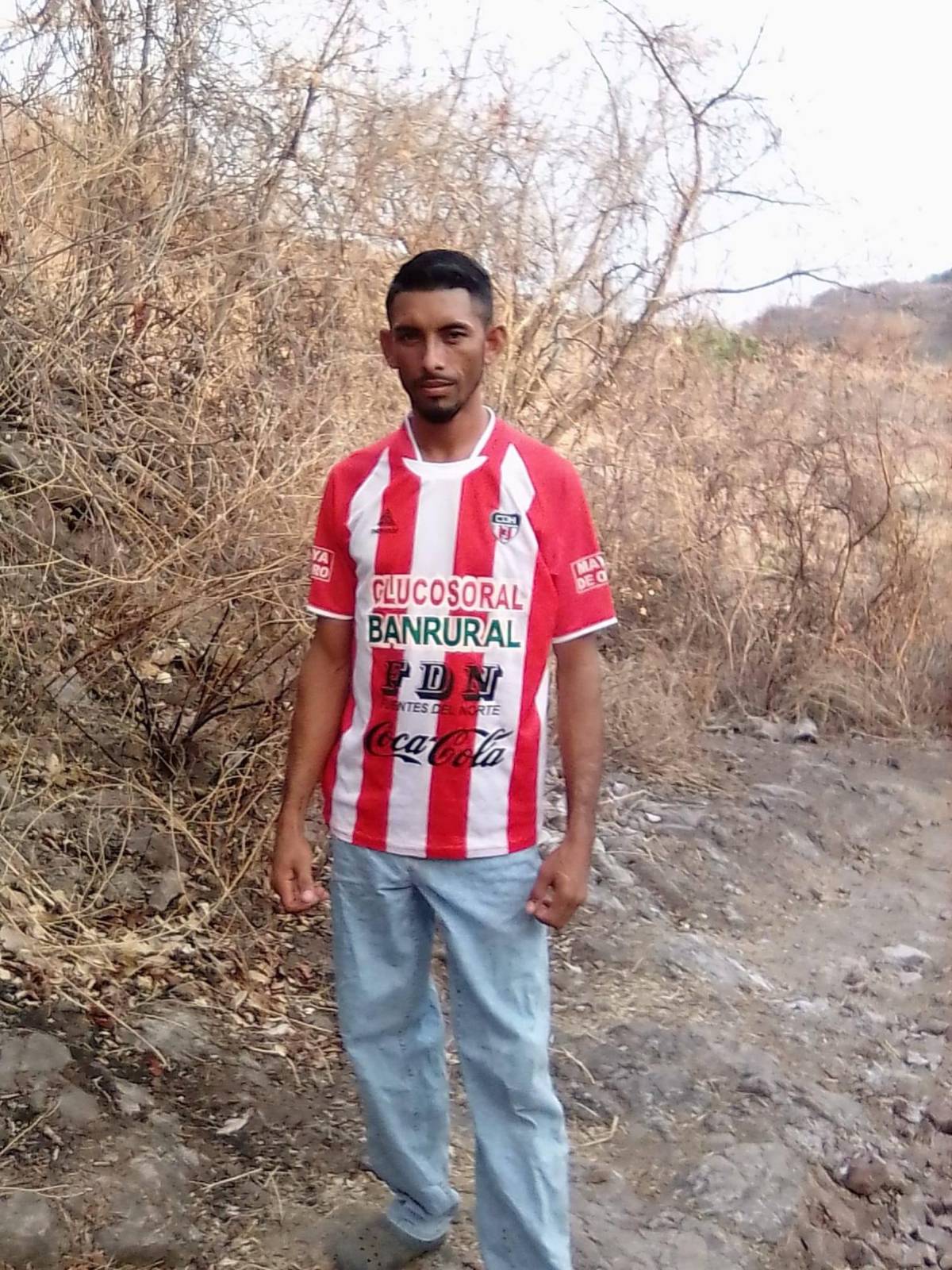 Pareja es asesinada en carro prestado en Nacacome; cuatro niños sobreviven de milagro