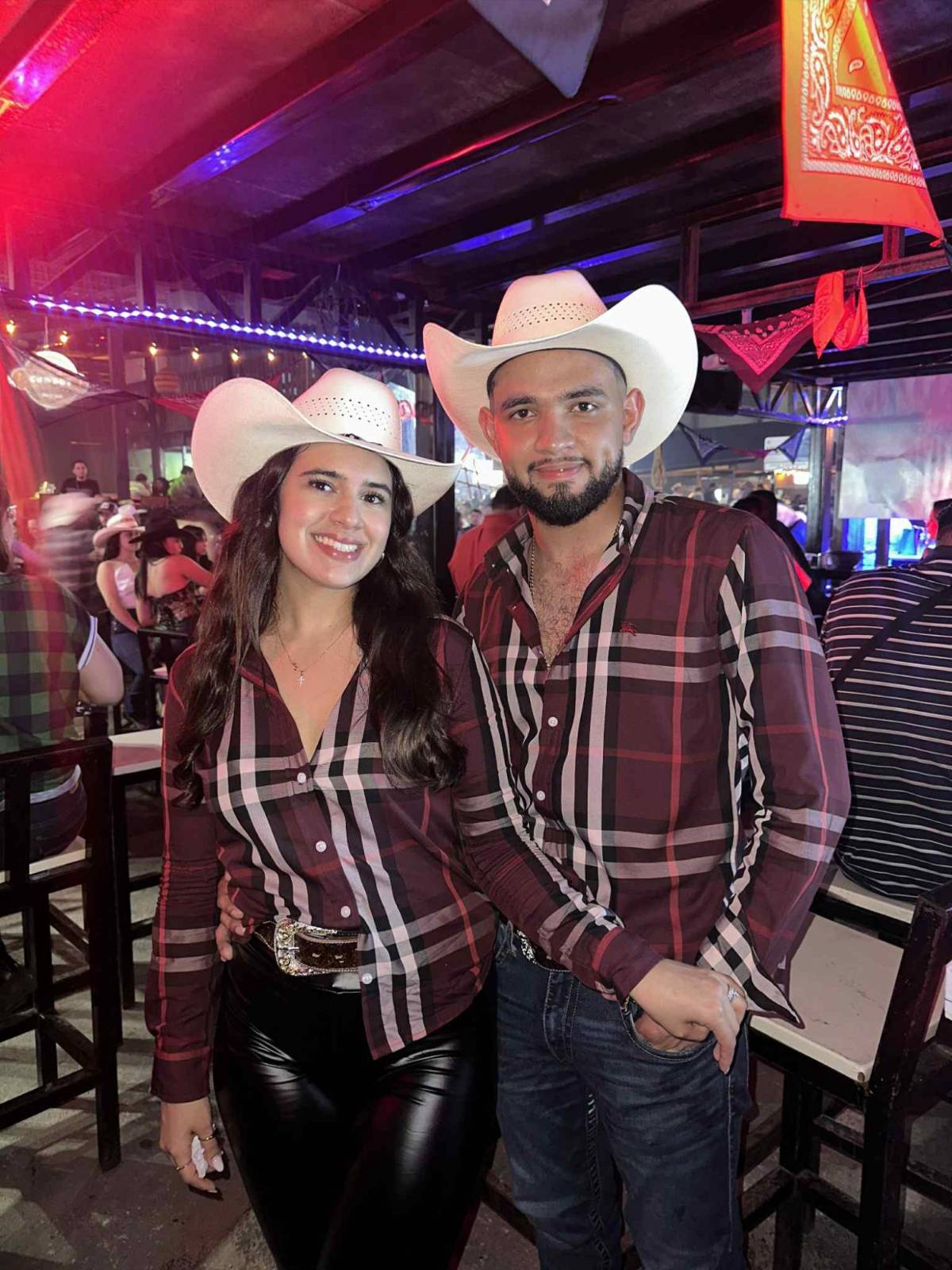 Sampedranos disfrutan en el AGAS y en el concierto de Ninel Conde