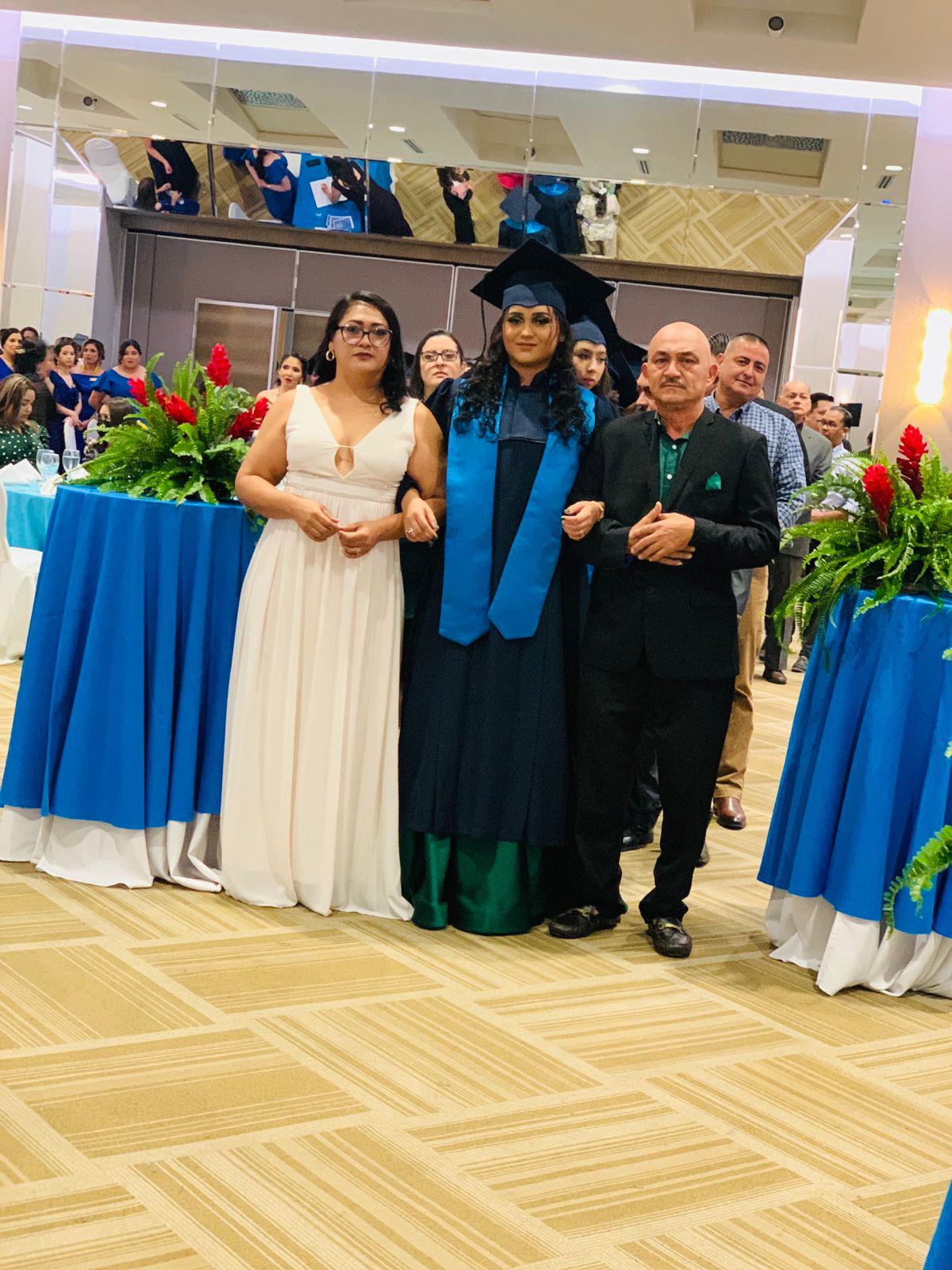 Instituto Bilingüe Aurora festeja un nuevo éxito de sus graduandos