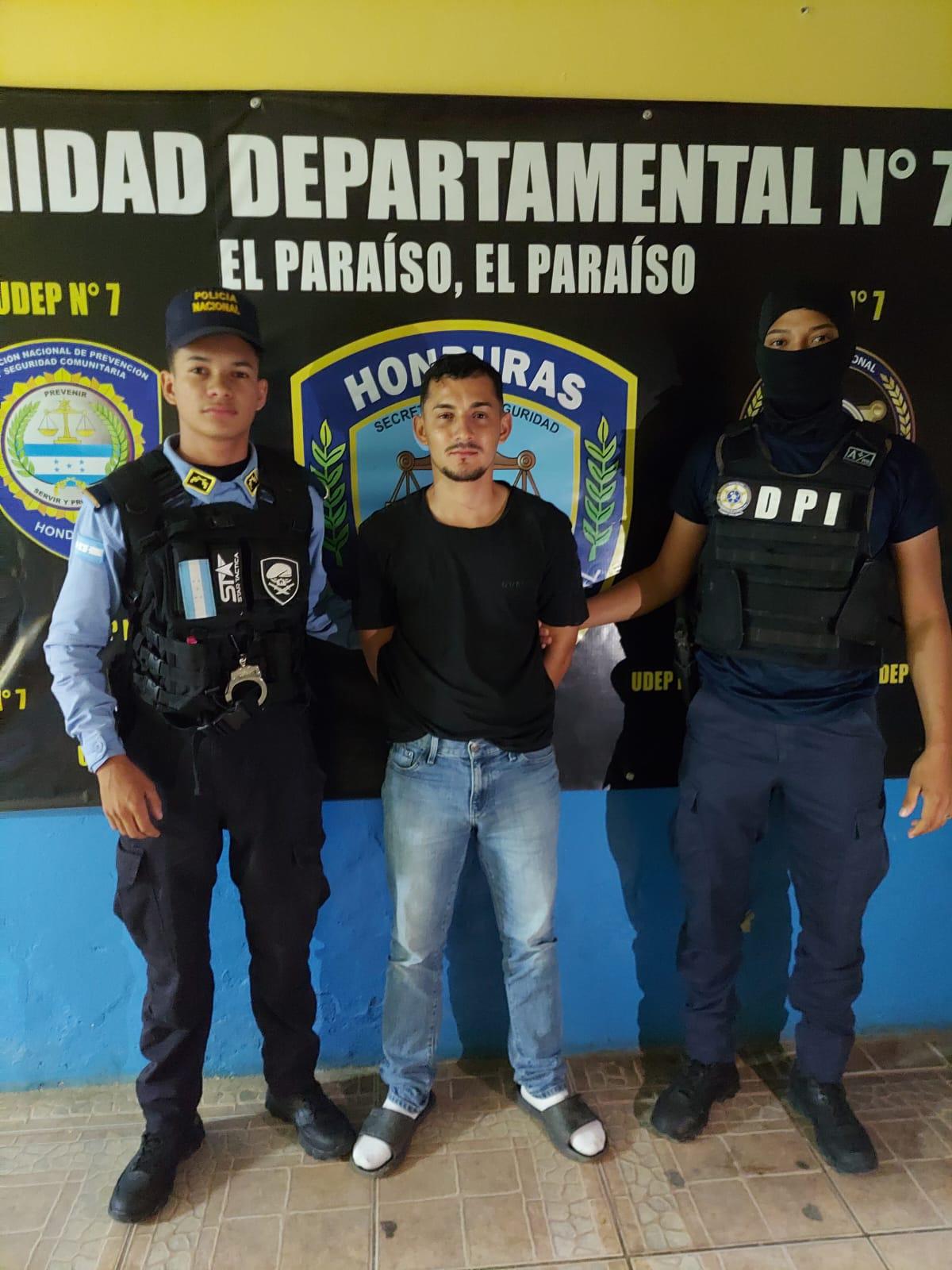 Capturan a barbero por presuntamente drogar y abusar de estudiante