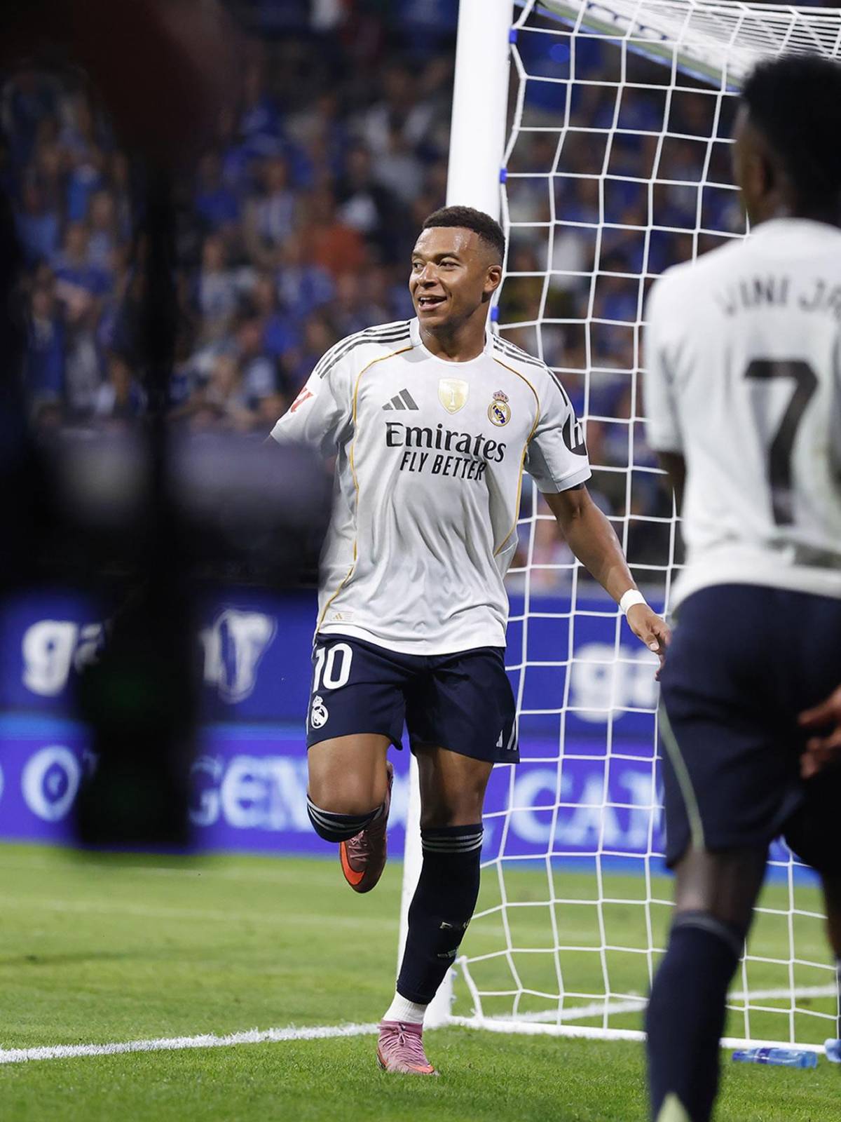 Mbappé calló a Vinicius, que hizo feo gesto al Oviedo y figura del Real Madrid enojado con Xabi