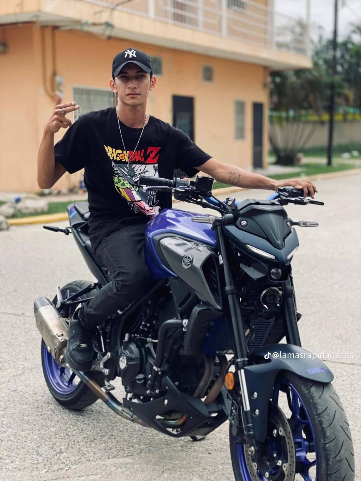 Joshua preparaba su moto para participar en una competencia cuando fue asesinado