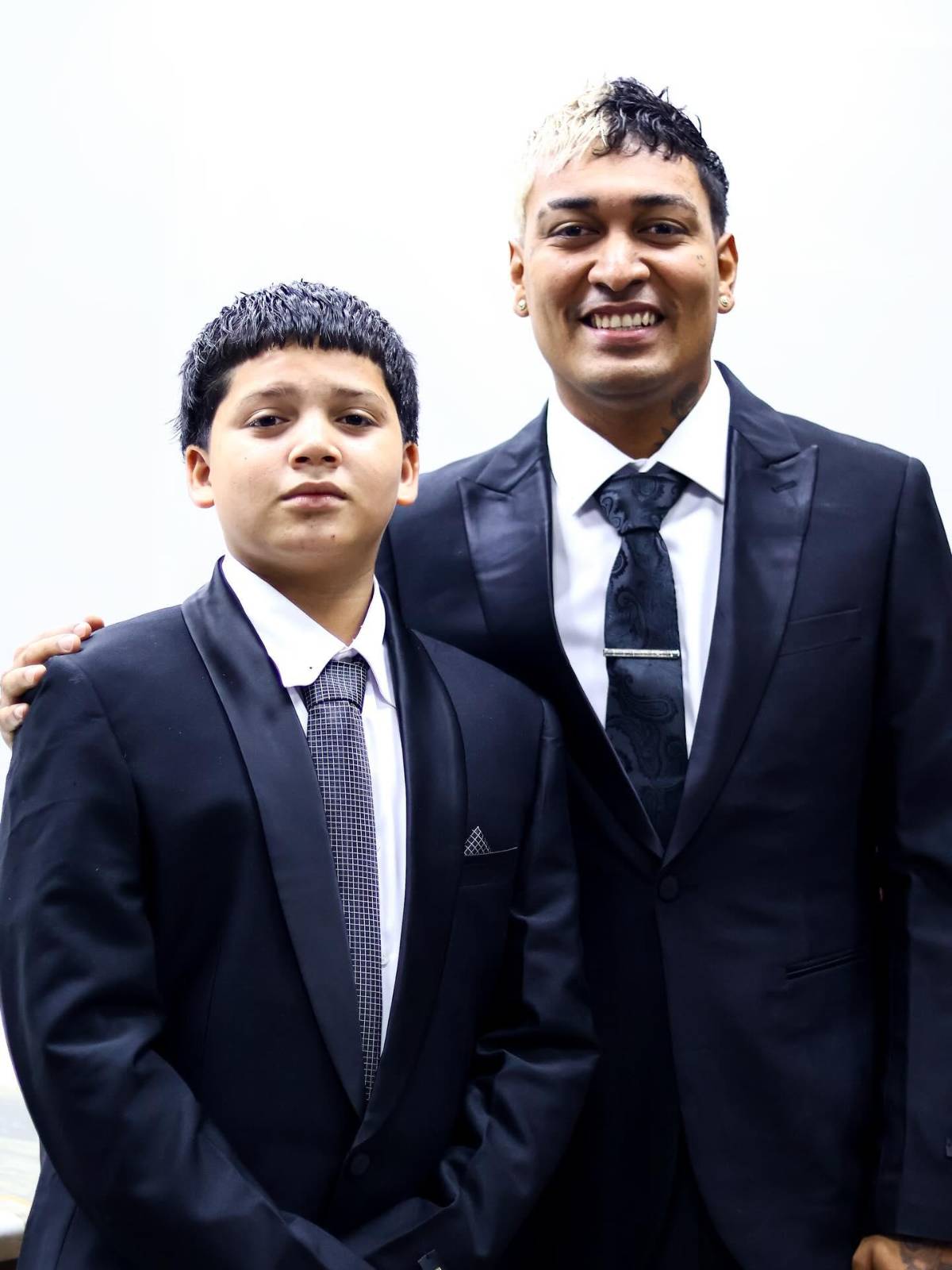 Supremo recibió el 2026 en la iglesia y acompañado de su madre