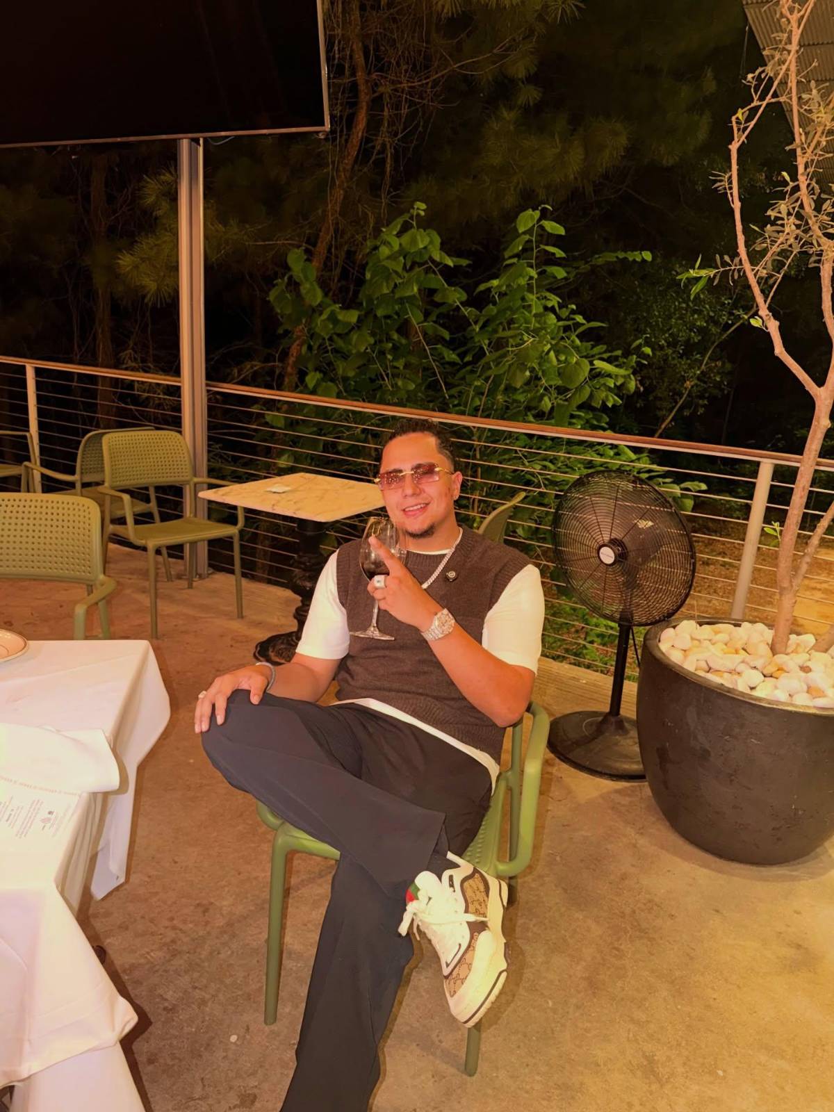 Esposa de El Chapo Guzmán sorprende con regalo a Davis Flow y así reaccionó el tiktoker
