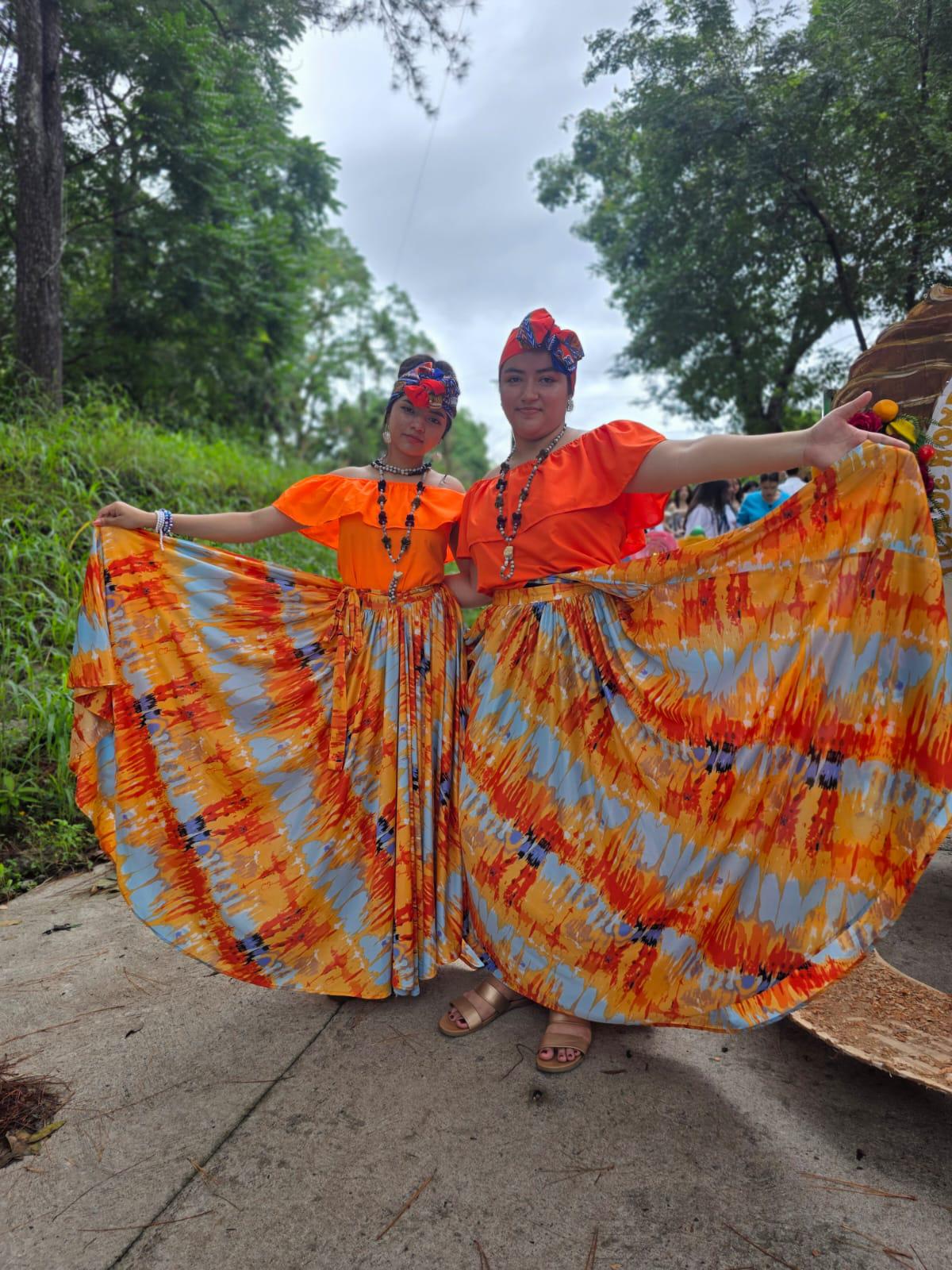 Colegiales del Juancho con orgullo festejan los 204 años de Independencia de Honduras